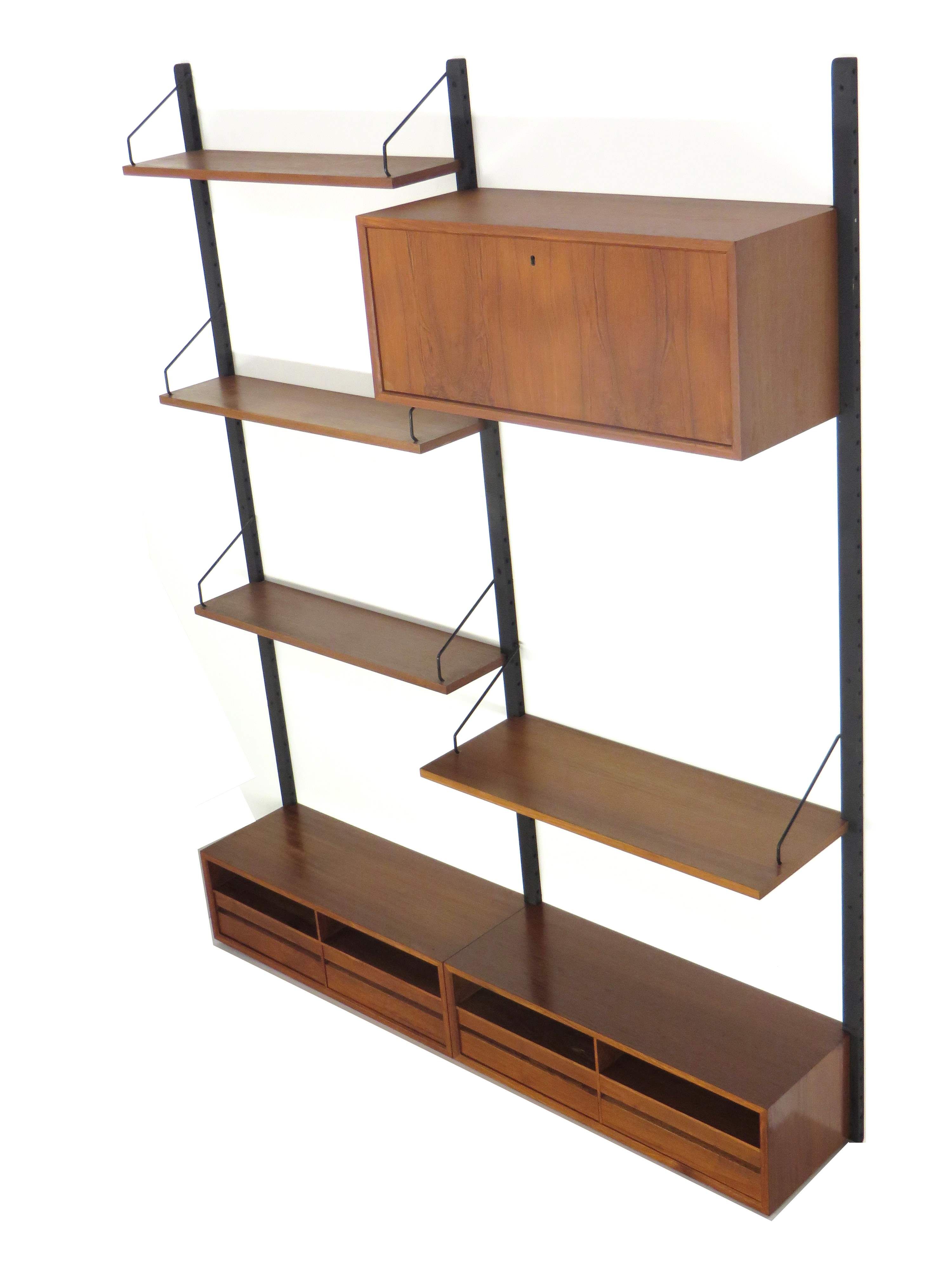Wall system by Poul Cadovius made in the 60