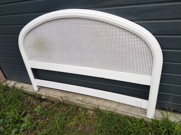 Tête de lit en bois et cannage