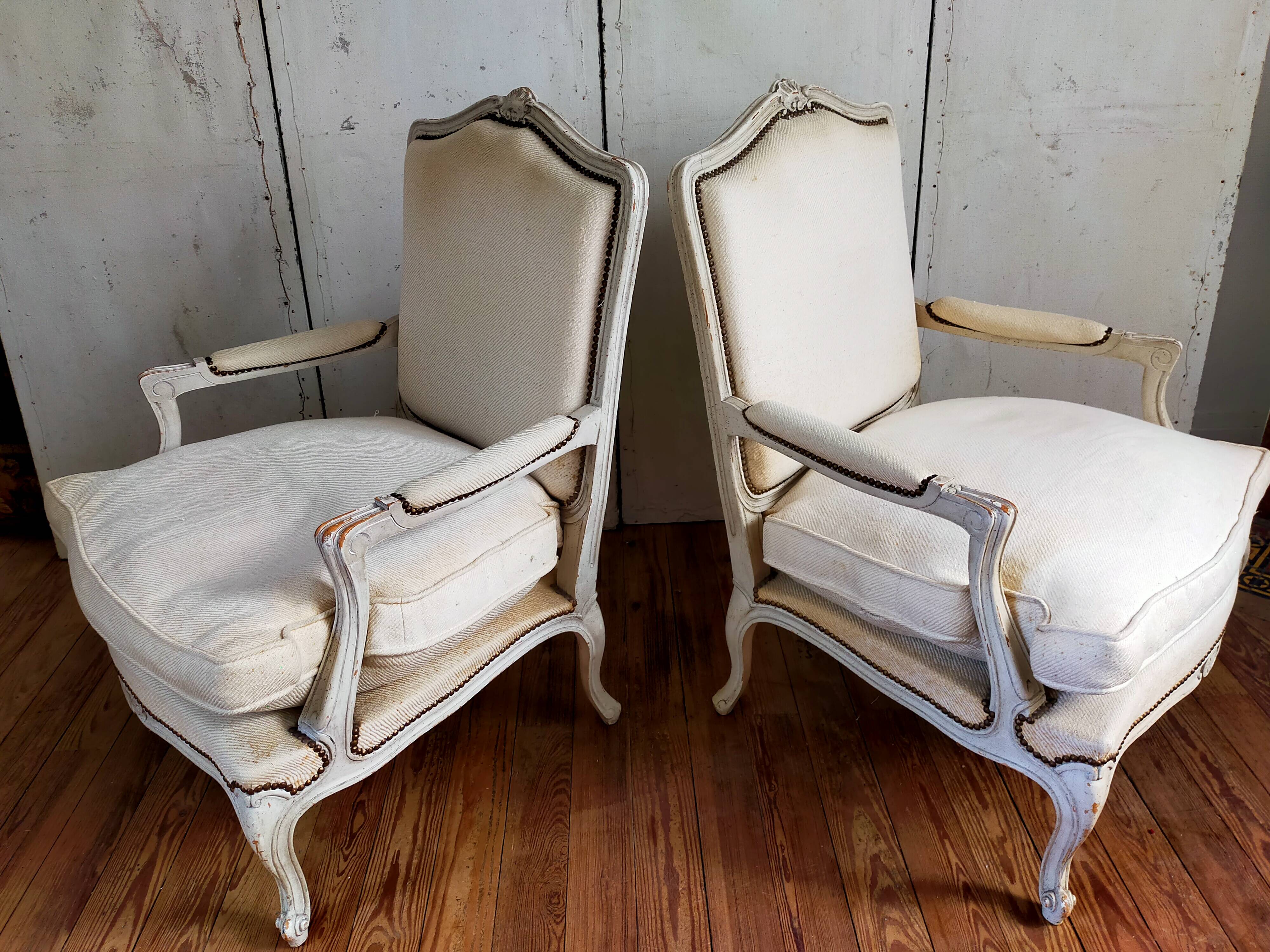 Paire de bergères de style Louis XV