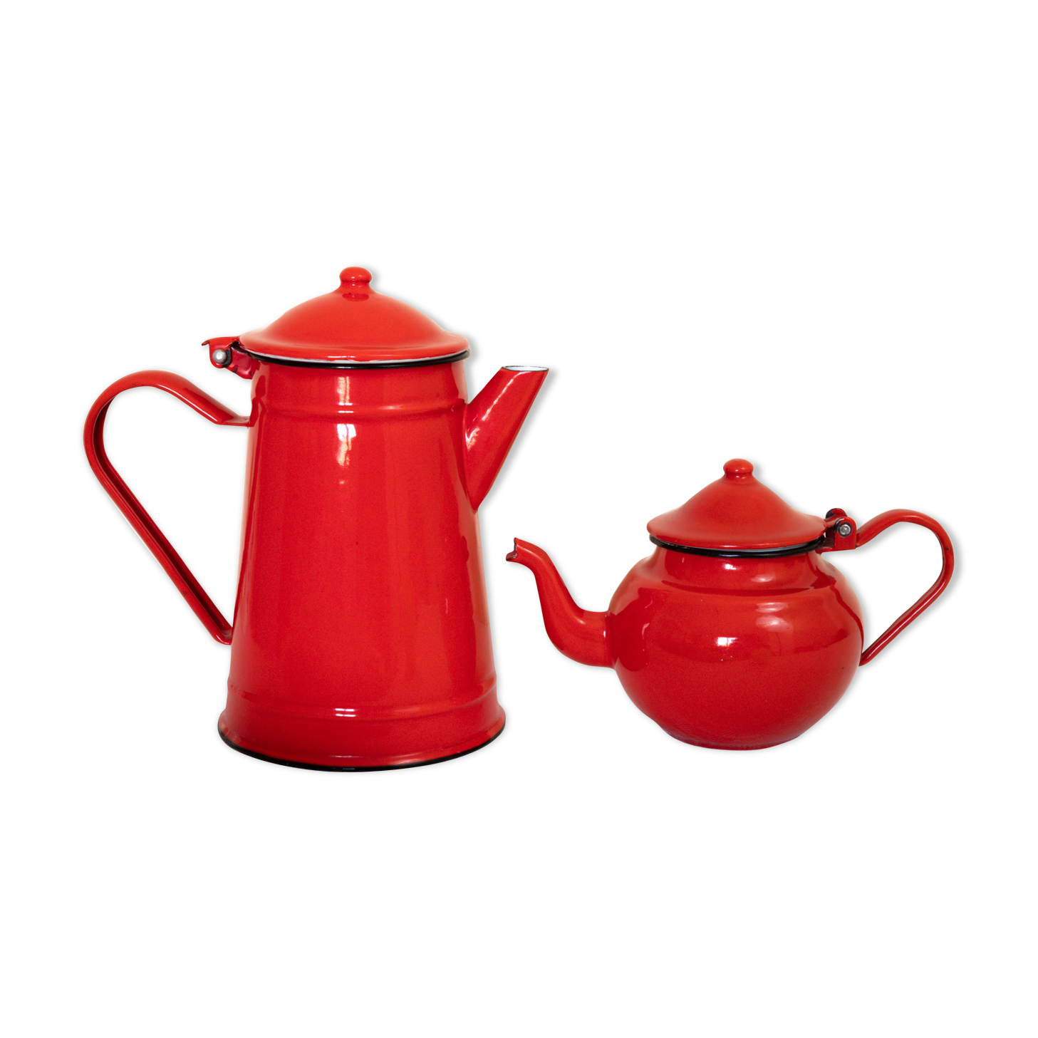 Lot of a coffee maker and a Red Japy teapot