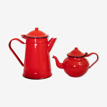 Lot of a coffee maker and a Red Japy teapot