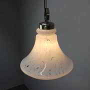 Lampe suspendue en verre en forme de cloche réglable des années 1970 en Tchécoslovaquie.