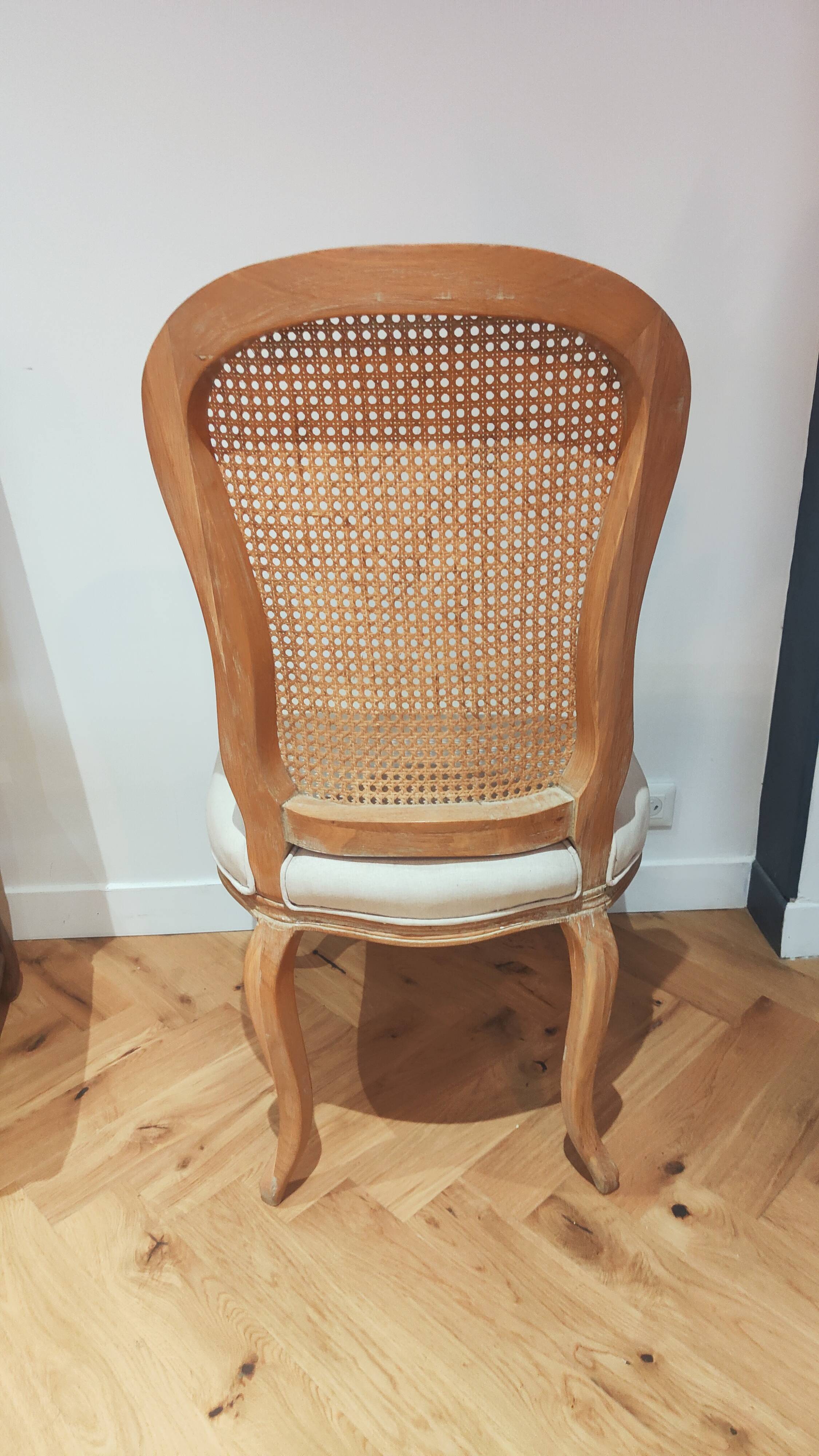 Lot of 8 cane chairs