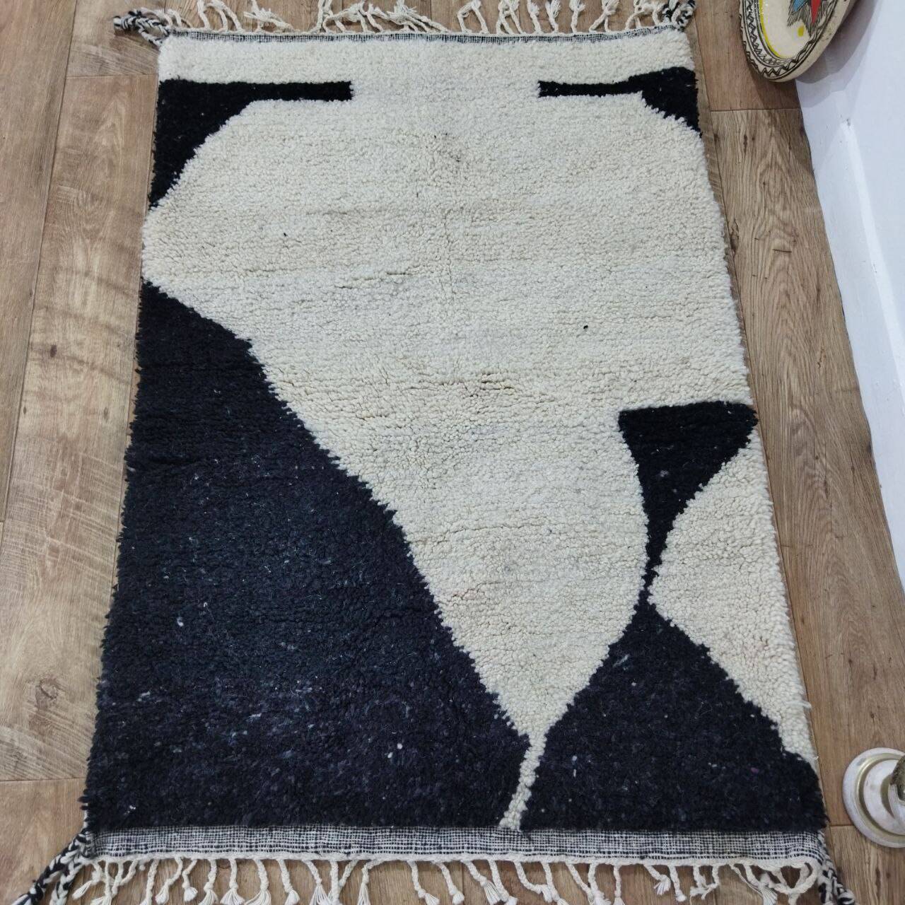 Handmade moroccan berber rug 140 x 90 cm