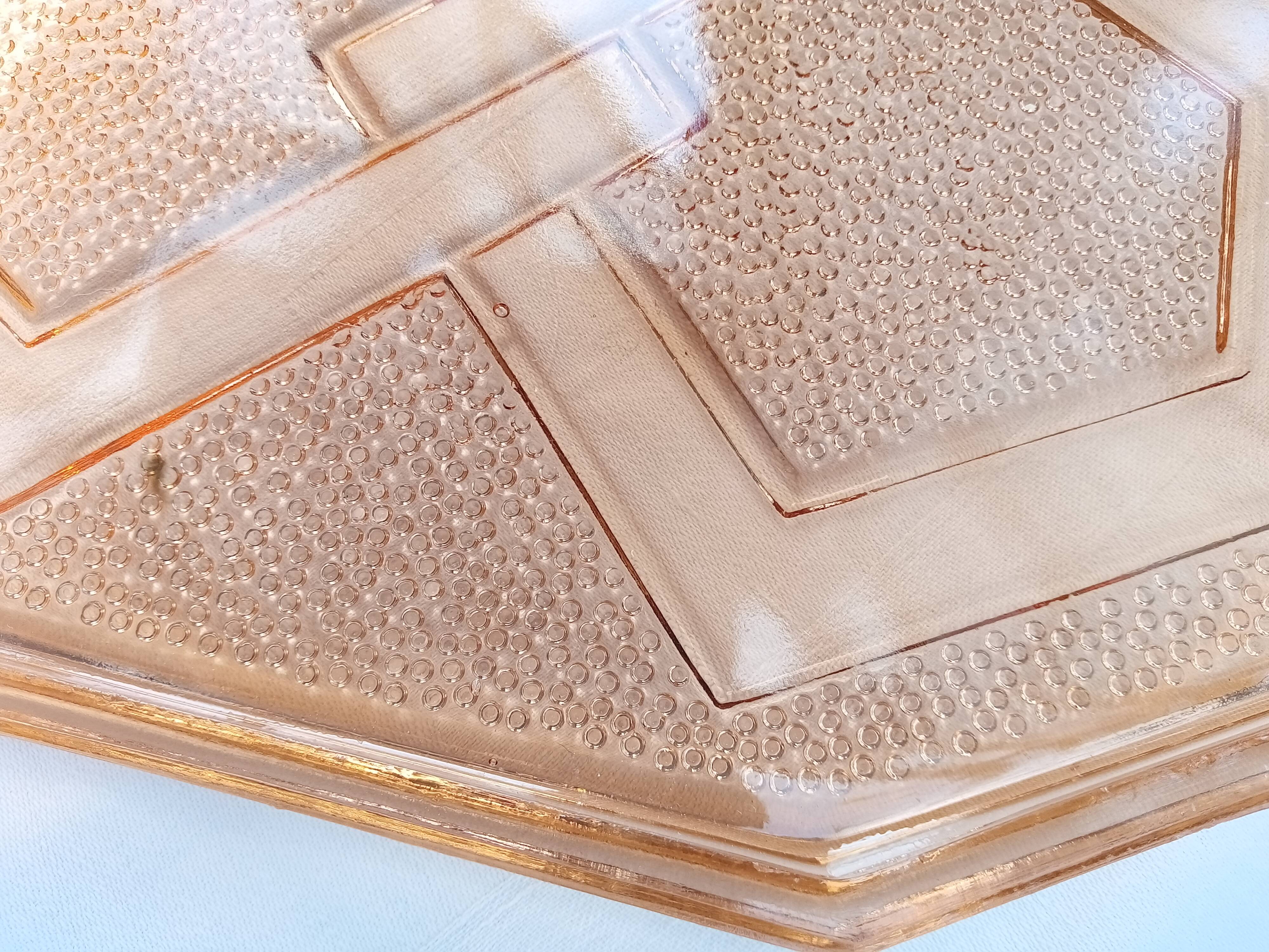 Plateau en verre rose