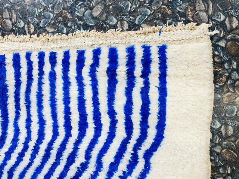 Traditional handmade pure wool rug, size 150 x 250 cm