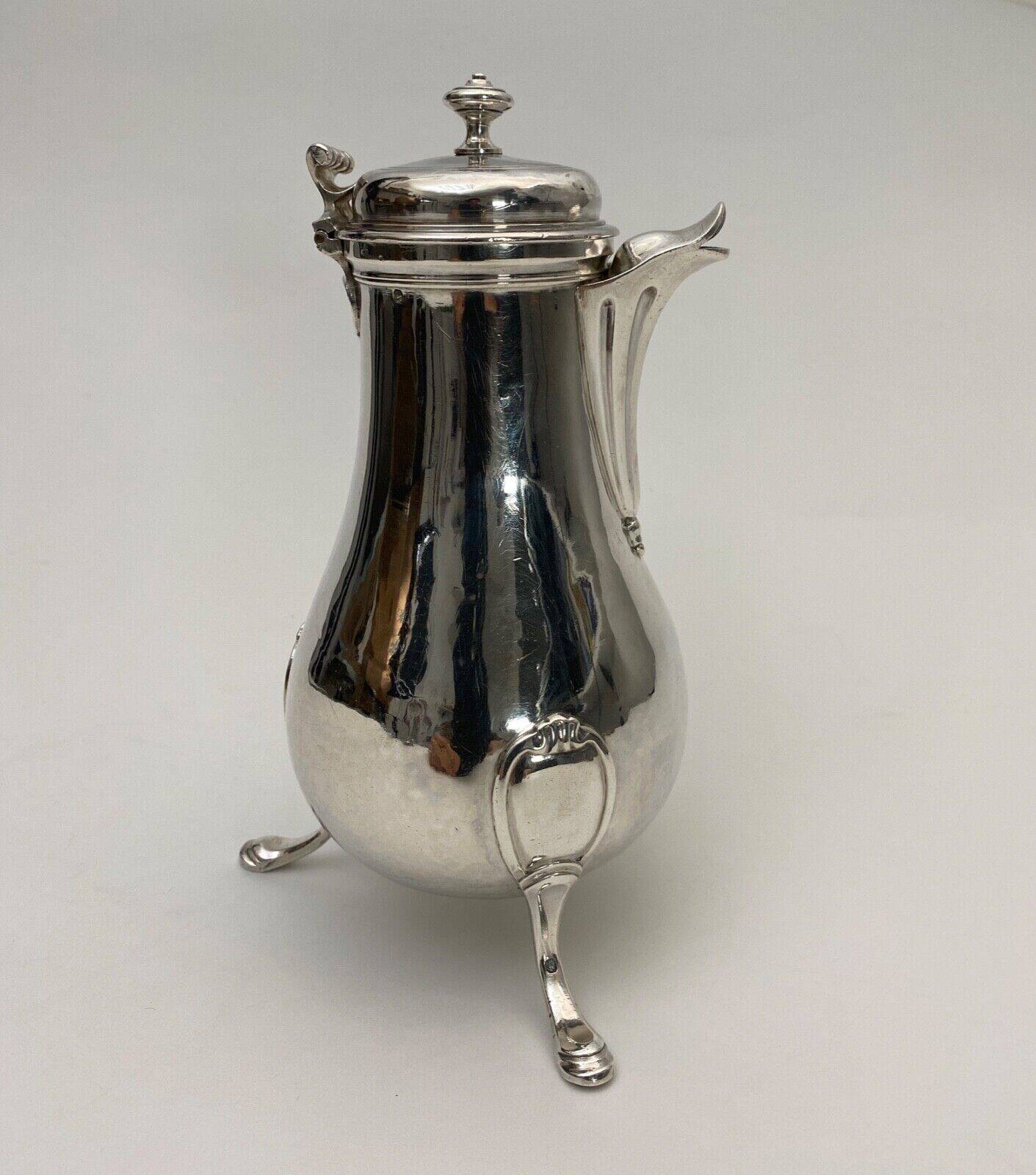 Tripod chocolate jug in silver from the 18th century Farmers General 378 grams