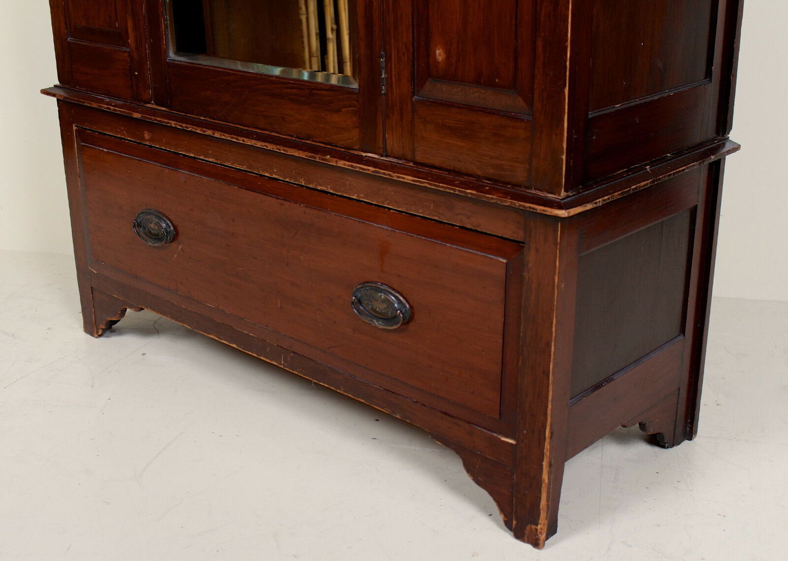 Wardrobe mahogany carved mirror new art