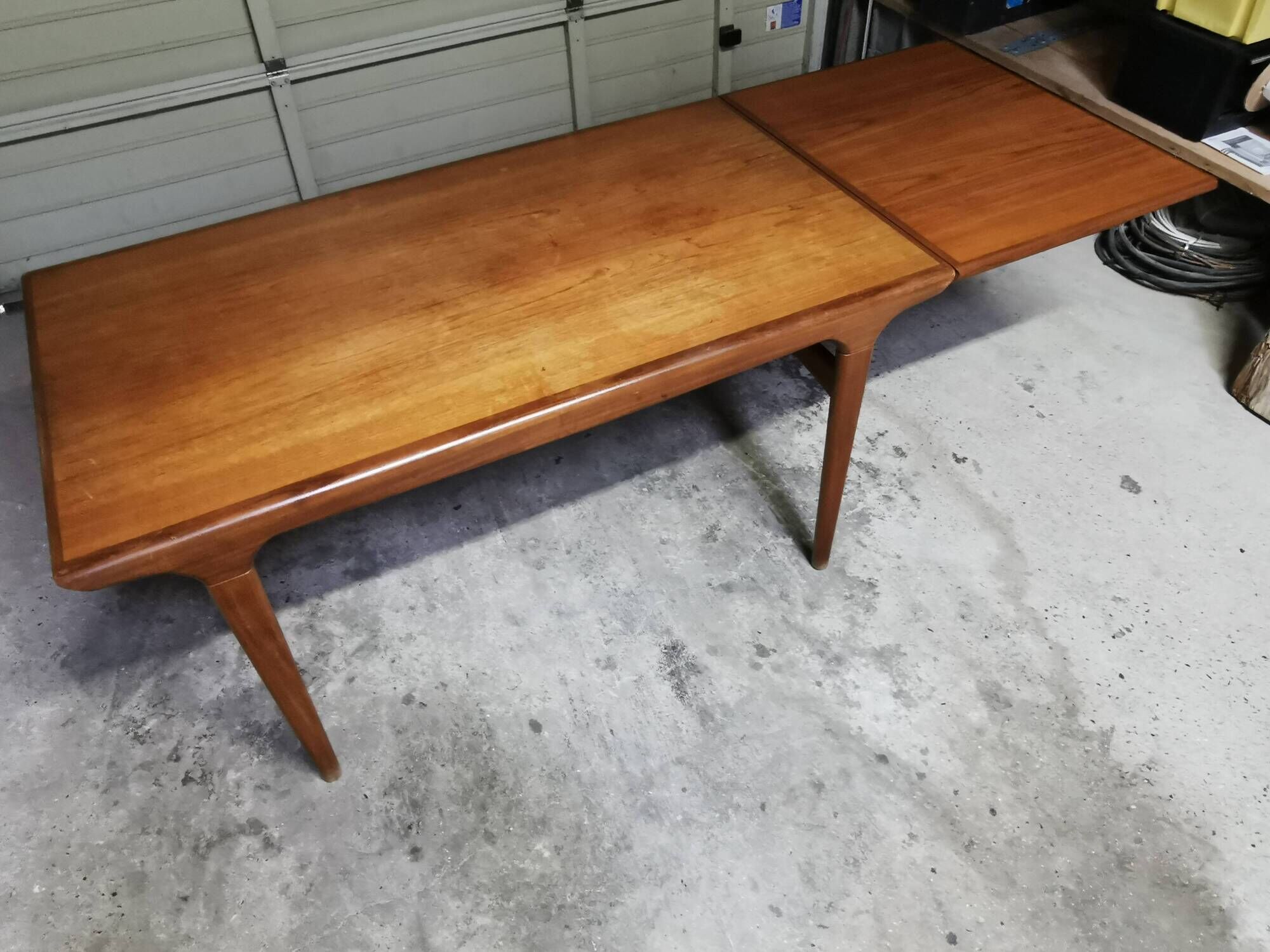 Vintage Scandinavian design table in Teak asymmetric extension by Johannes Andersen 1960