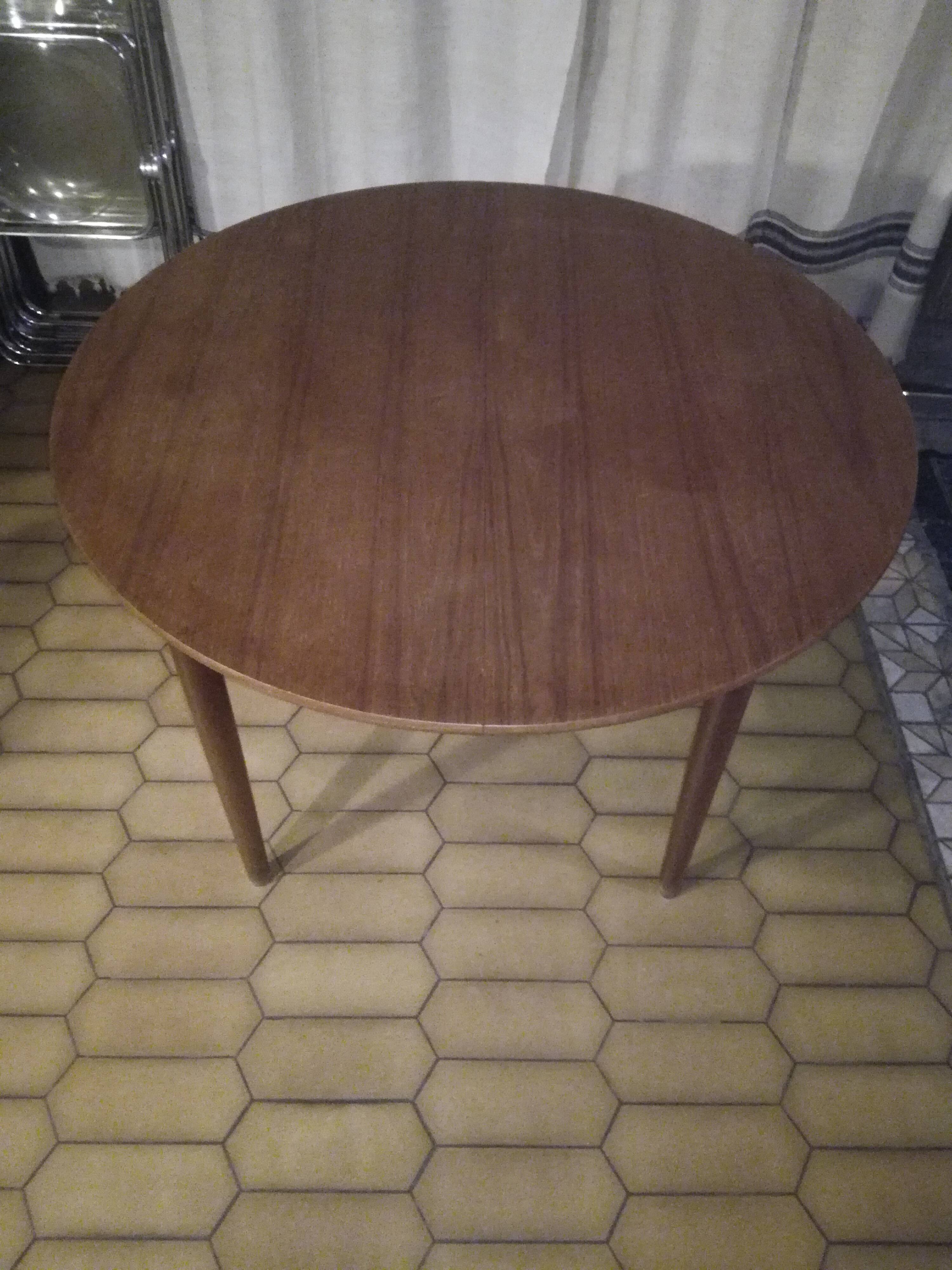 Scandinavian teak roundtable