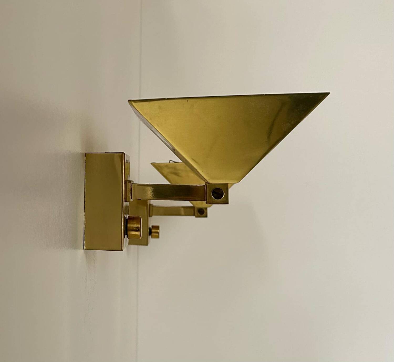 Pair of vintage wall lights, brass, Italy 1970