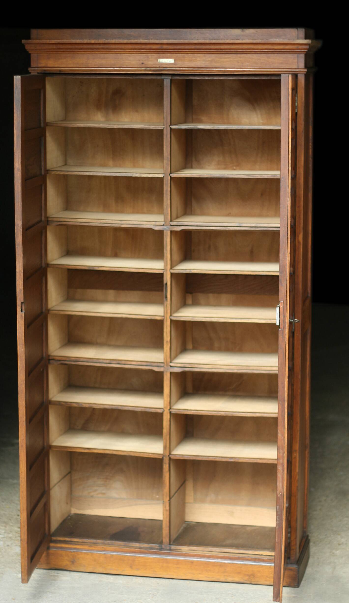 Notary's cabinet PERFECTA in walnut. Restored (circa 1930)