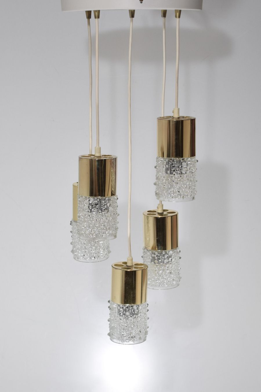 Pair of hanging lamps