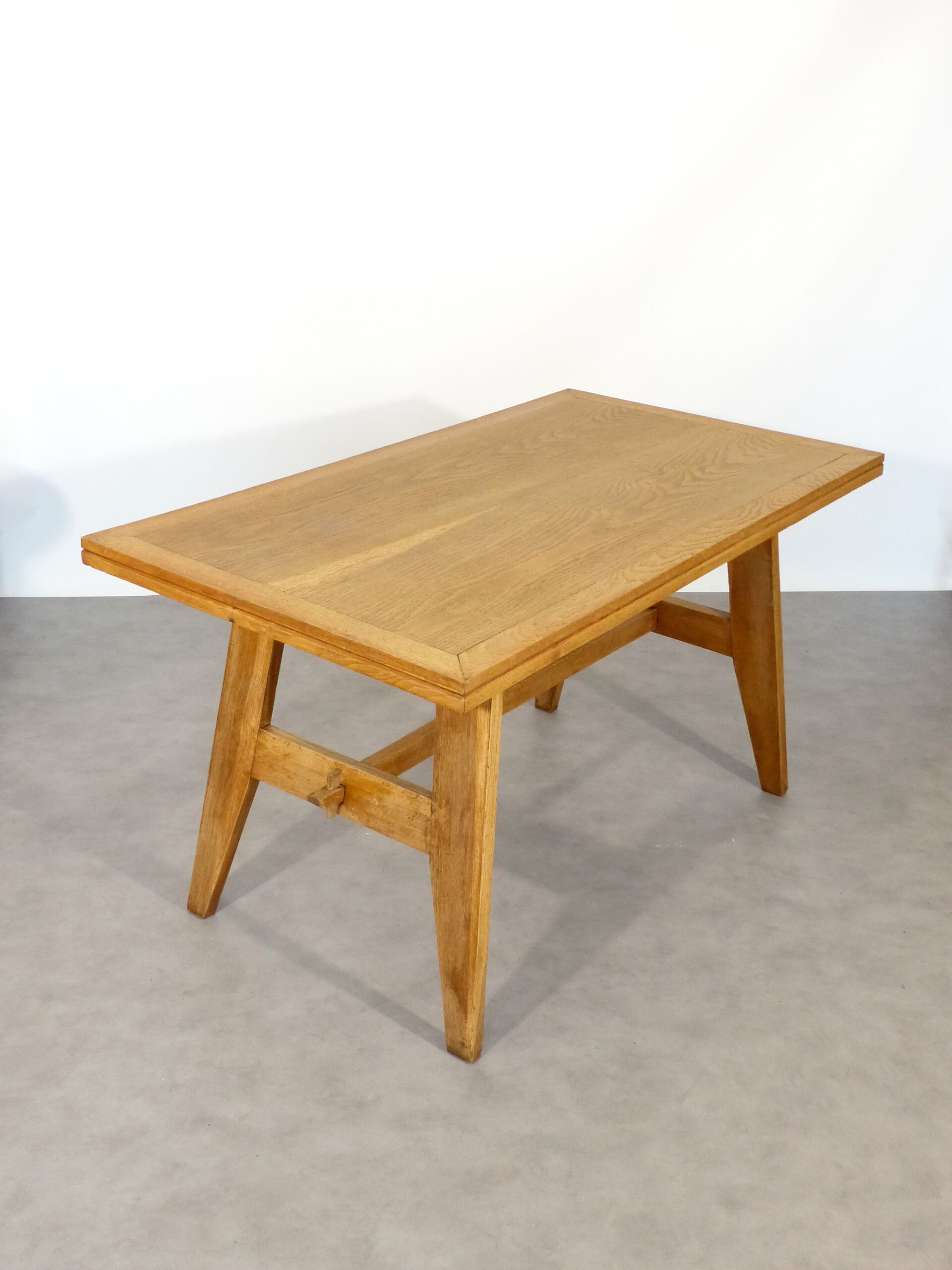 René Gabriel dining table