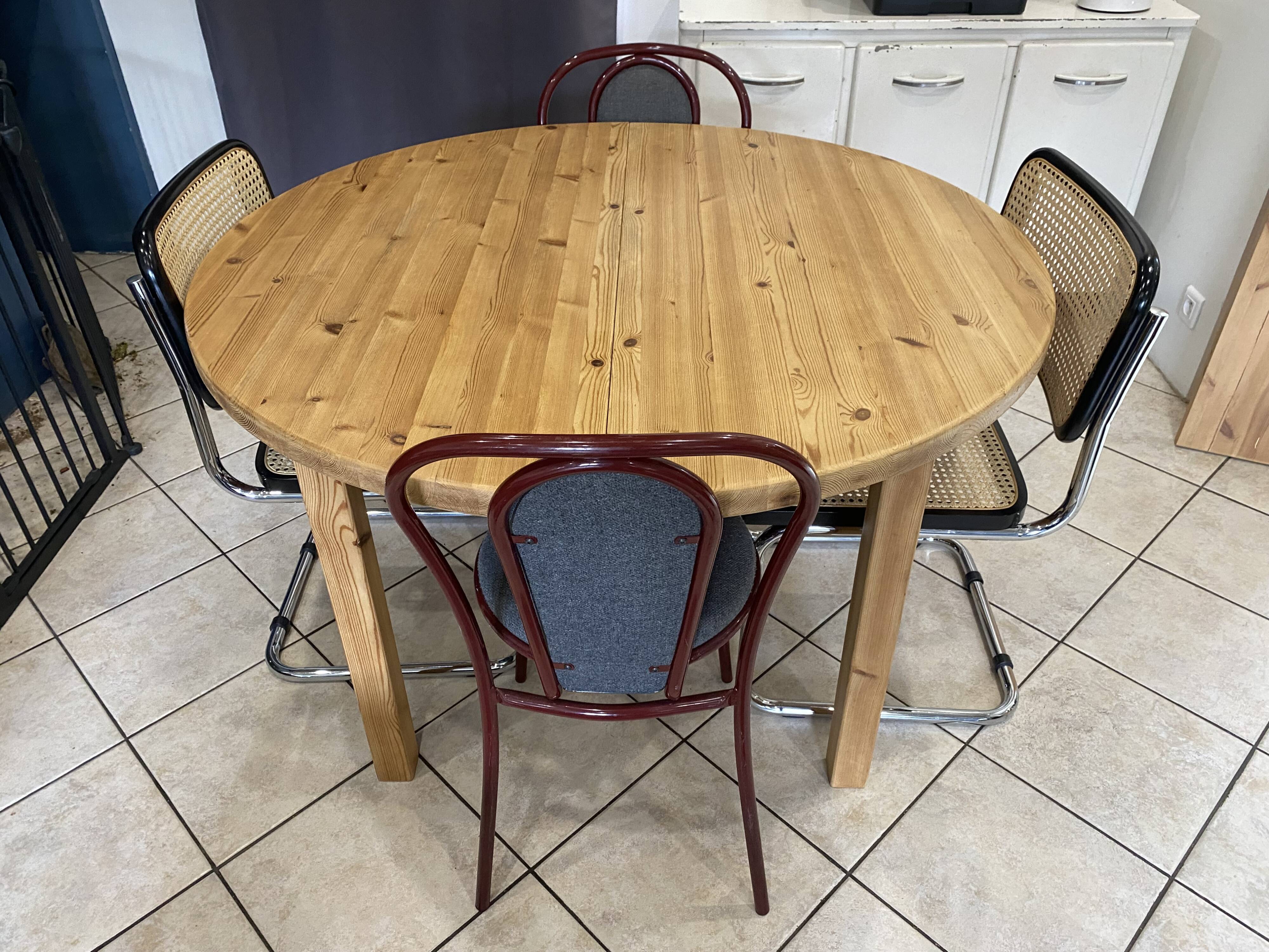 Round table 117cm extendable with a solid pine extension, vintage from the 1970s.