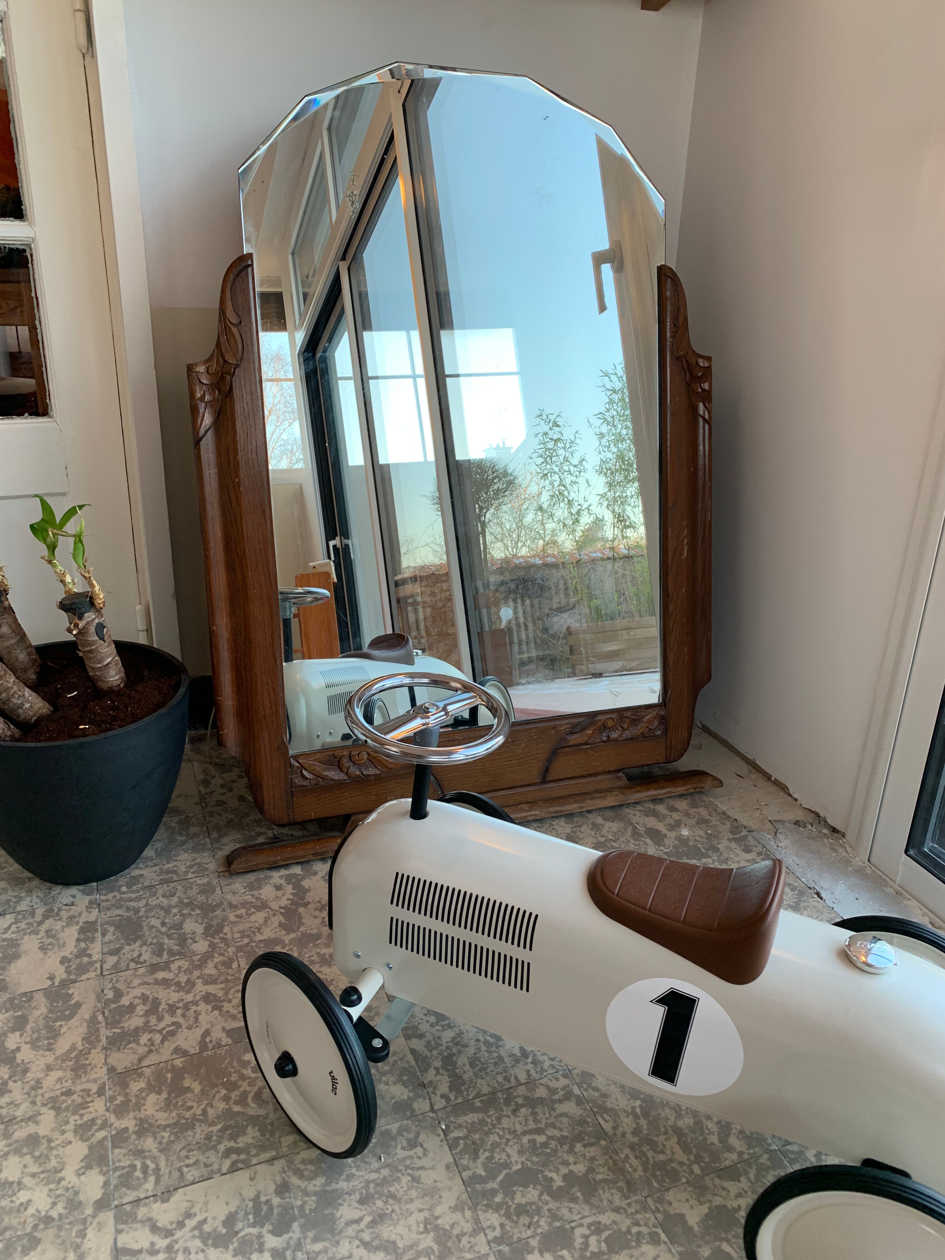 Bevelled mirror 76x103cm