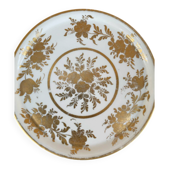 Golden porcelain pie dish