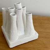 Vase pique flower with matte whitened pipe