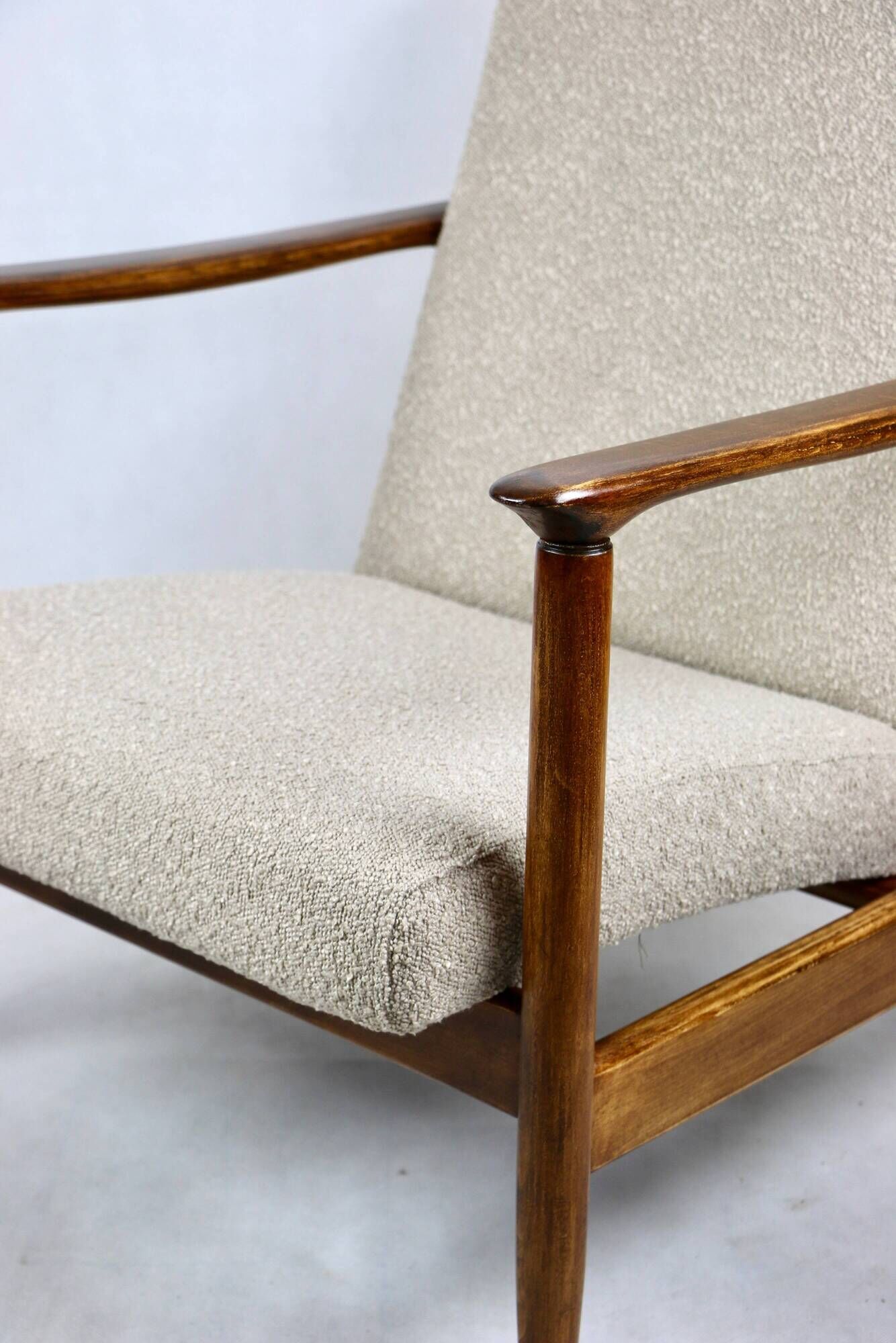 GFM-142 armchair, design by Edmund Homa from the 70s, beige boucle - 2 pieces available