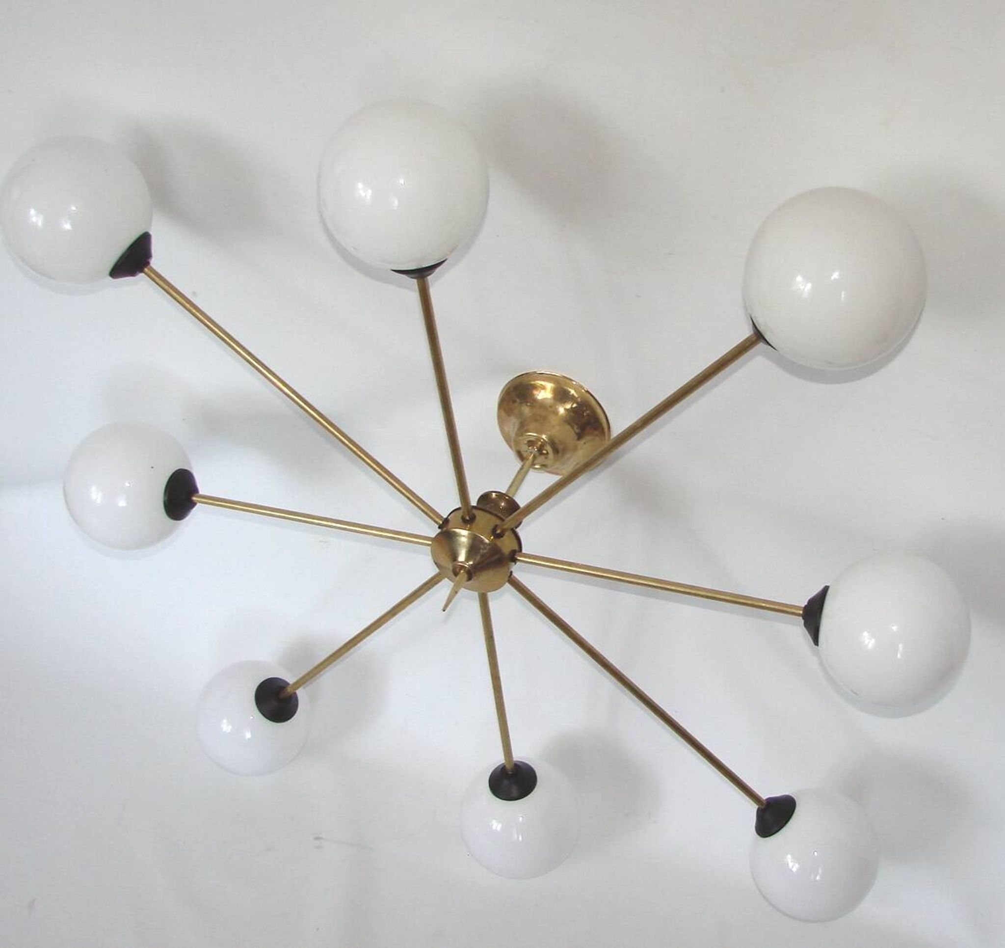 Stilnovo 1960s-style chandelier | Brass, metal and glass | 8x E14 | Vintage