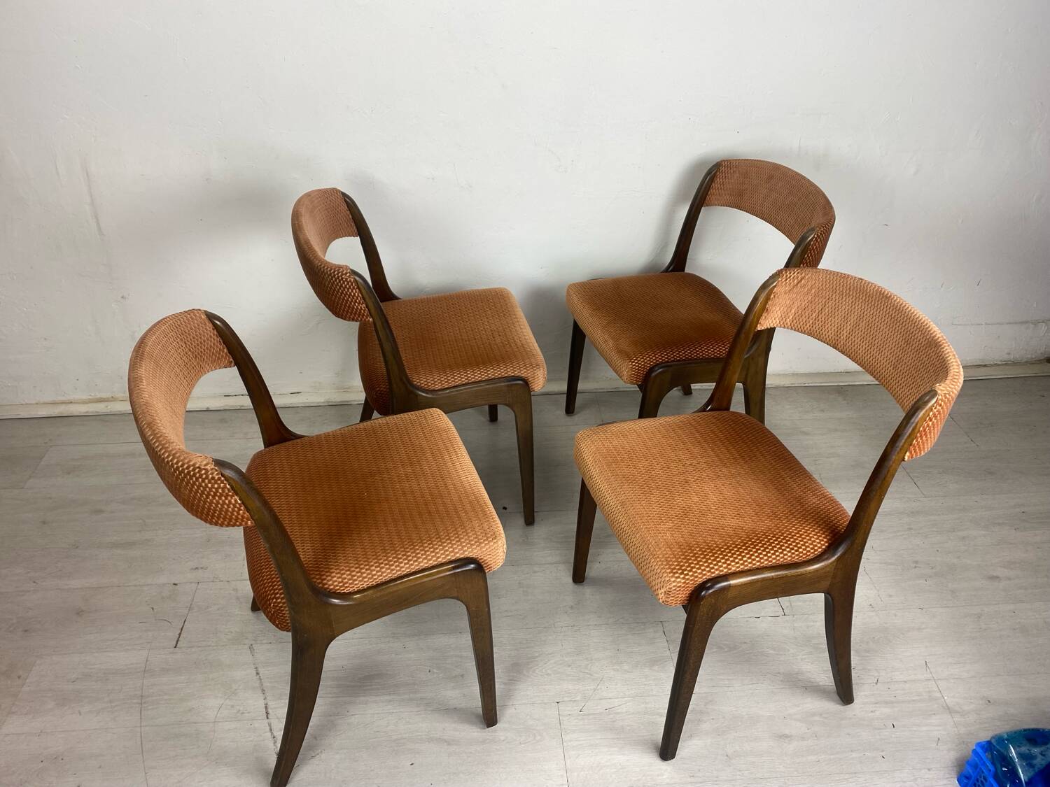 Gondola chairs
