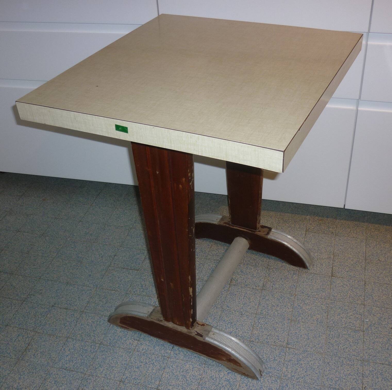 Bistro table in wood and yellow formica from the 30s/40s
