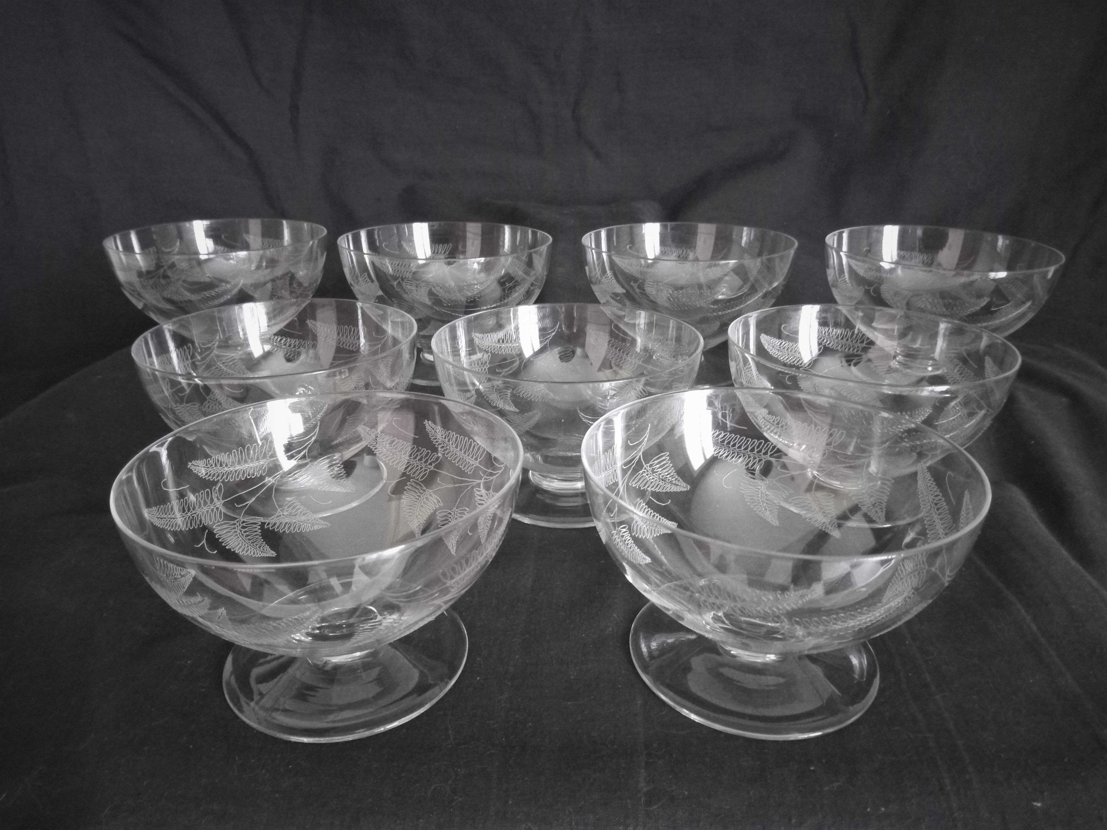 Set of 9 engraved crystal champagne glasses with fern motifs