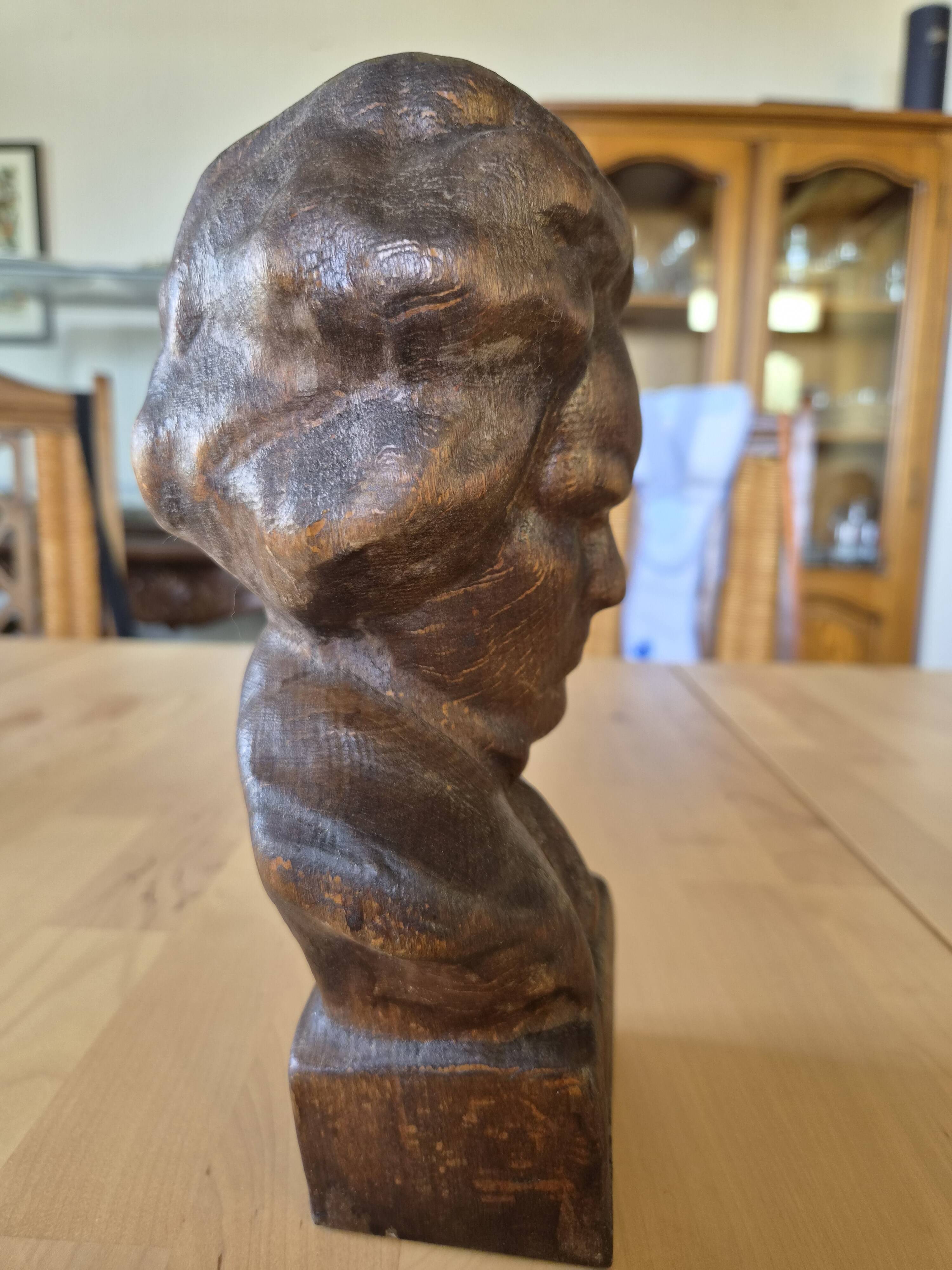 Buste de Beethoven sculpté en bois - statue vintage