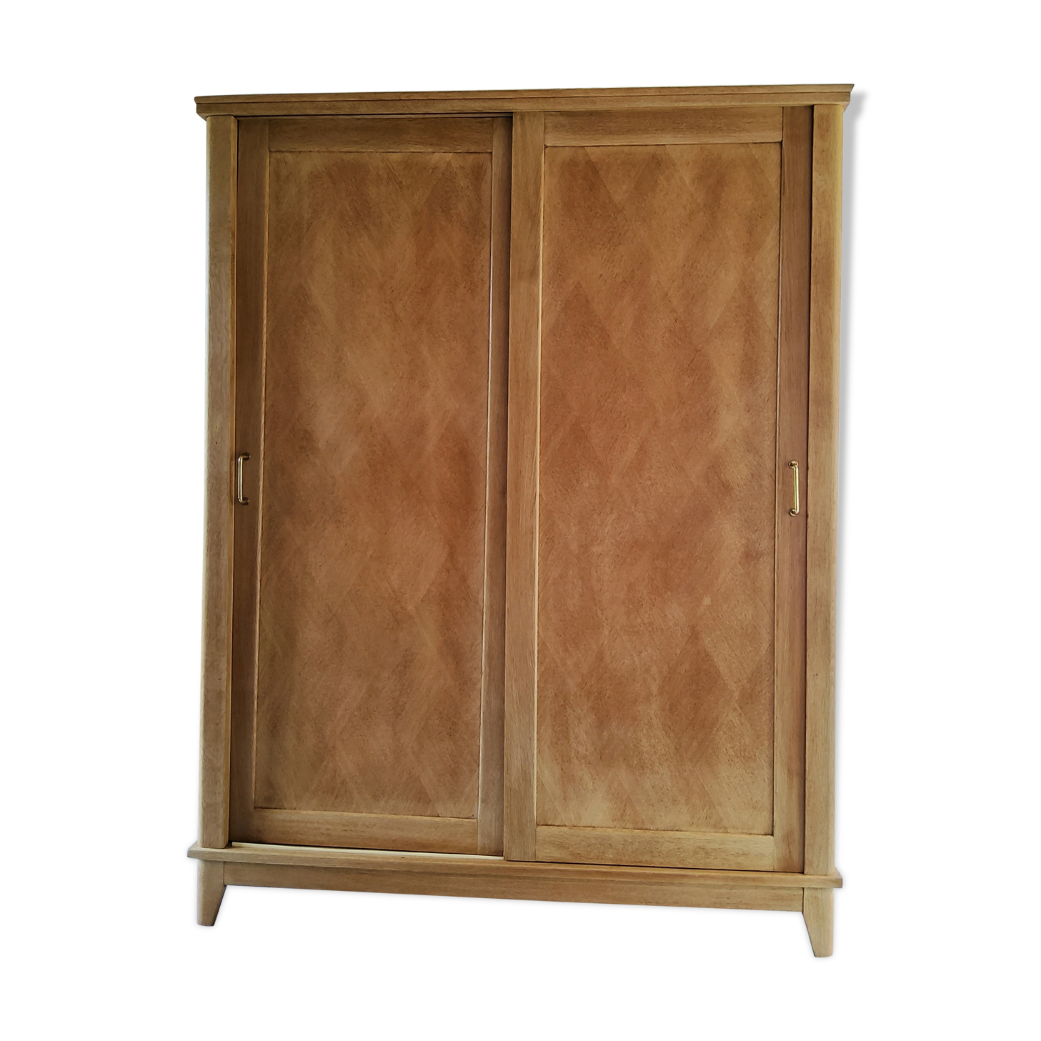 Parisian wardrobe with sliding doors