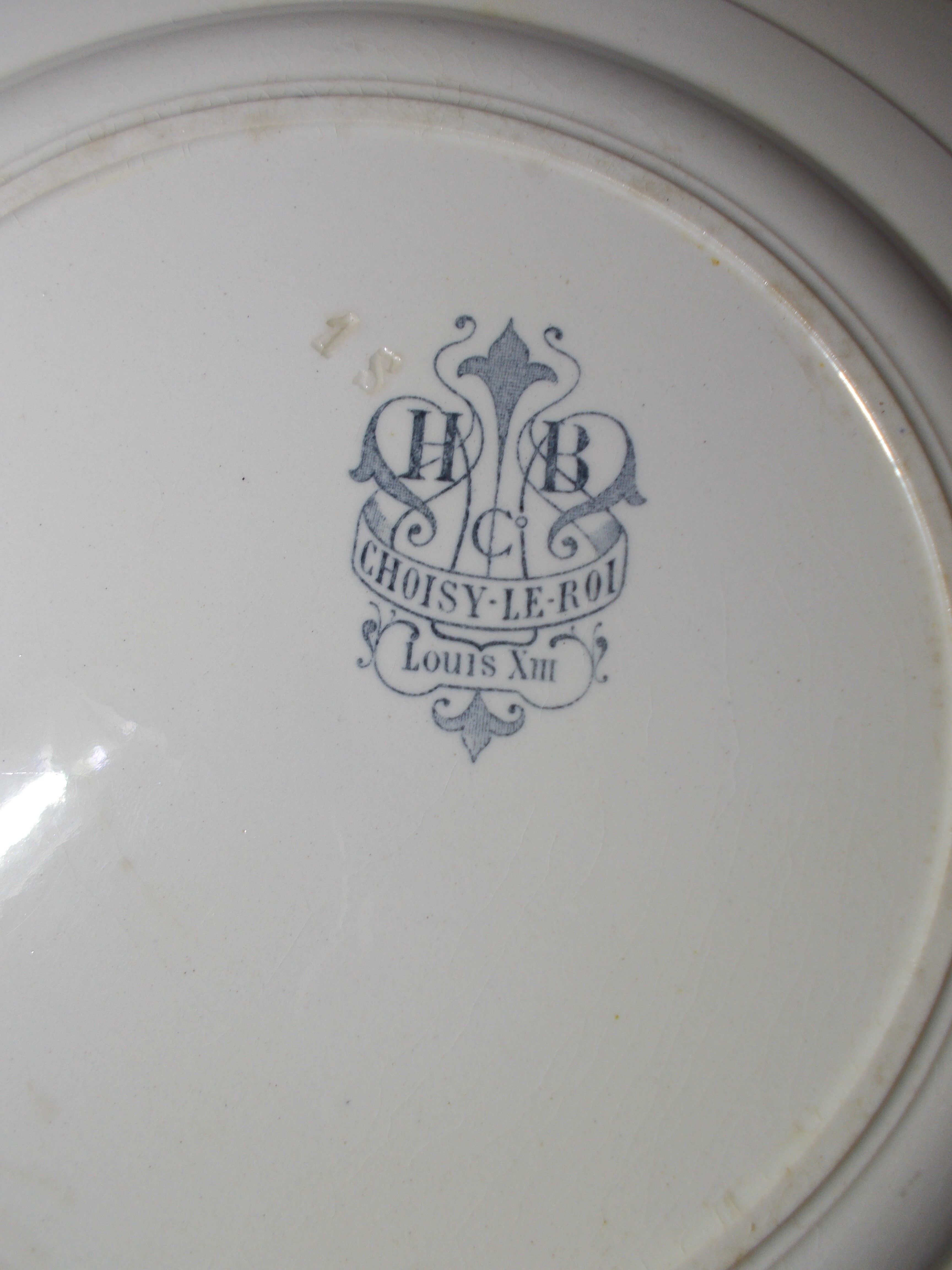 2 plates faience Choisy le Roi Louis XIII