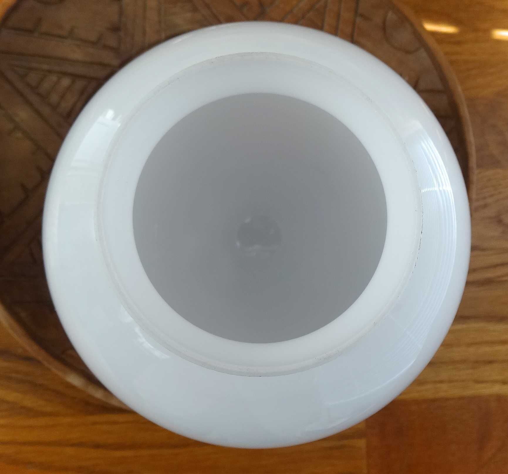 Globe in white opaline - 15 cm