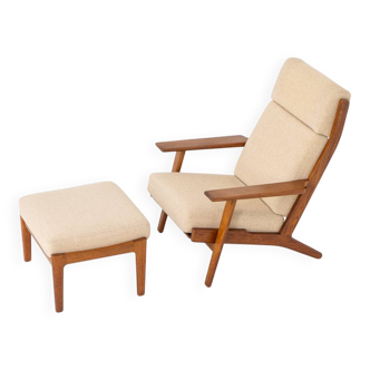 GE-290A lounge chair and ottoman in oak by Hans J. Wegner for Getama