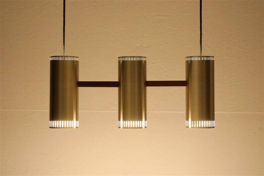 Rare lampe suspendue "Cylinder III" par Jo Hammerborg pour Fog & Mørup / années 1960 / design danois moderne du milieu du siècle / Teck / Laiton