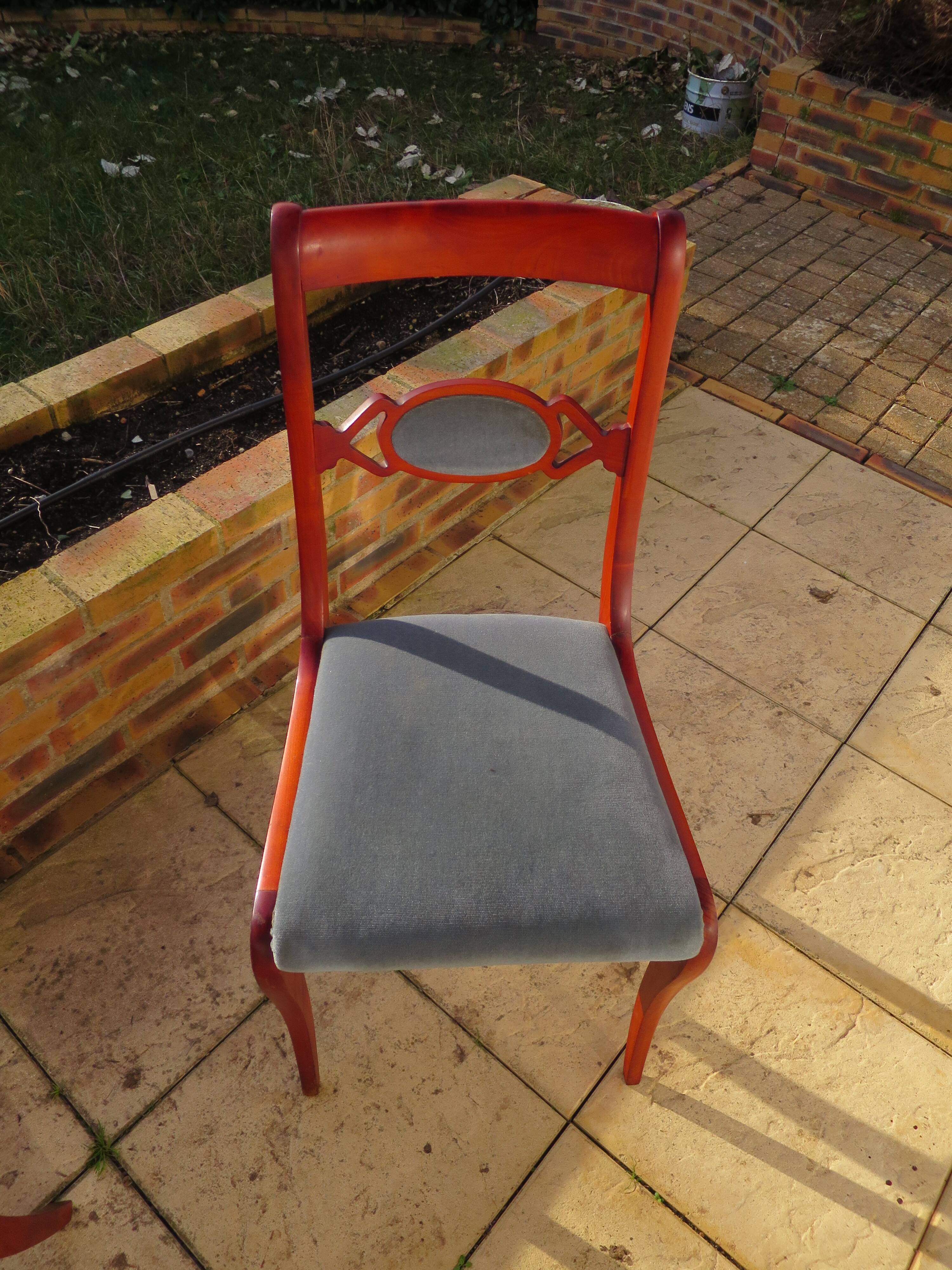 Rare - Set of 4 Louis Philippe/restoration style chairs with medallion - Colour blue / cherry wood