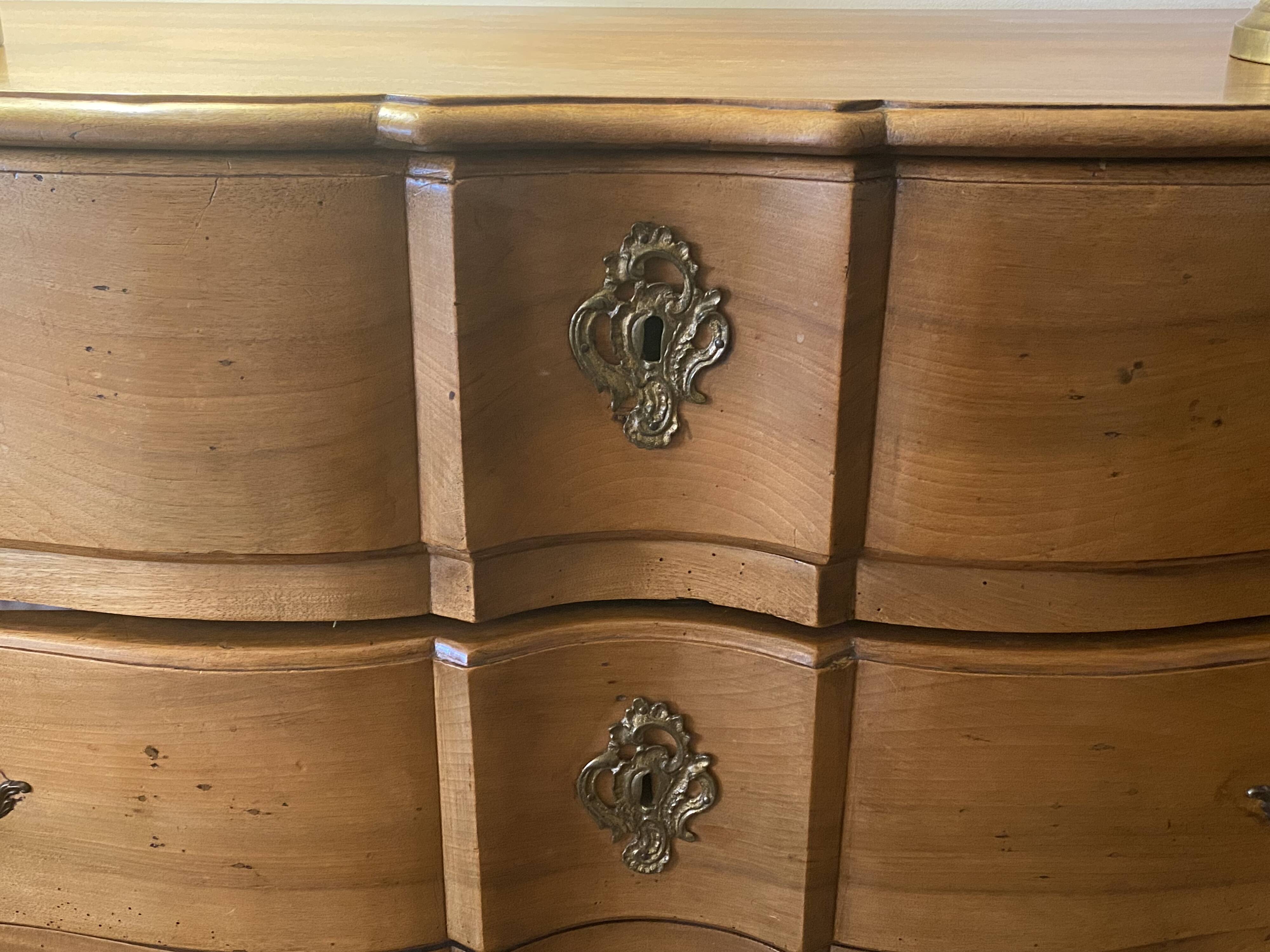 Eighteenth-century crossbow commode