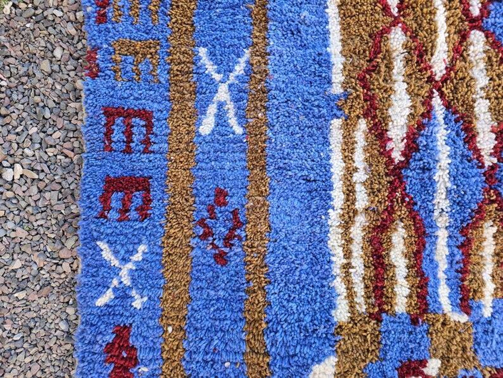 Handmade Moroccan rug 250cm x 200cm
