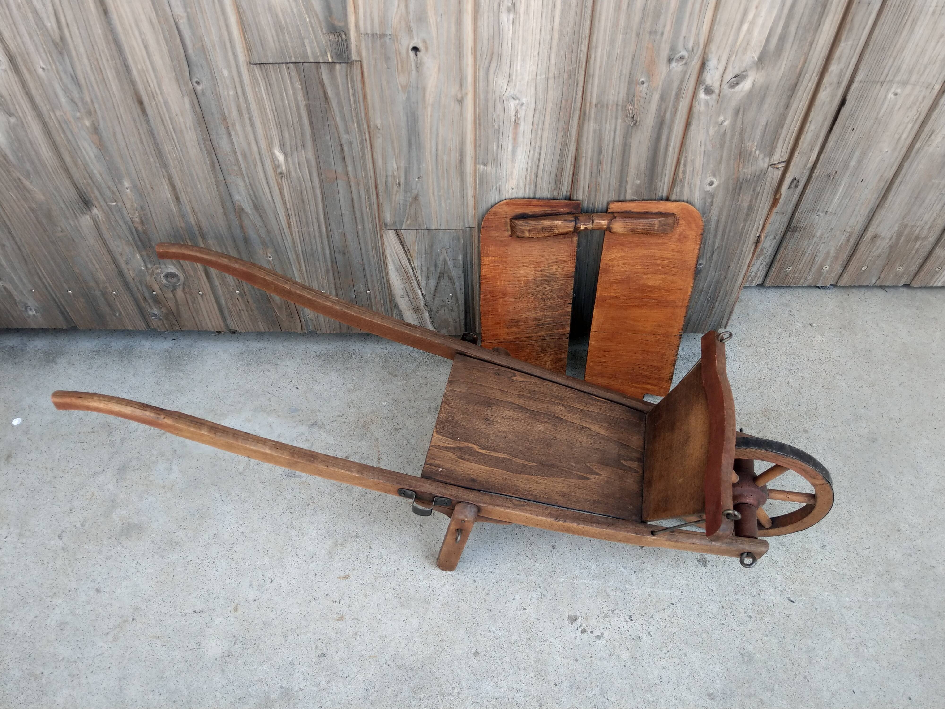 Former child wheelbarrow