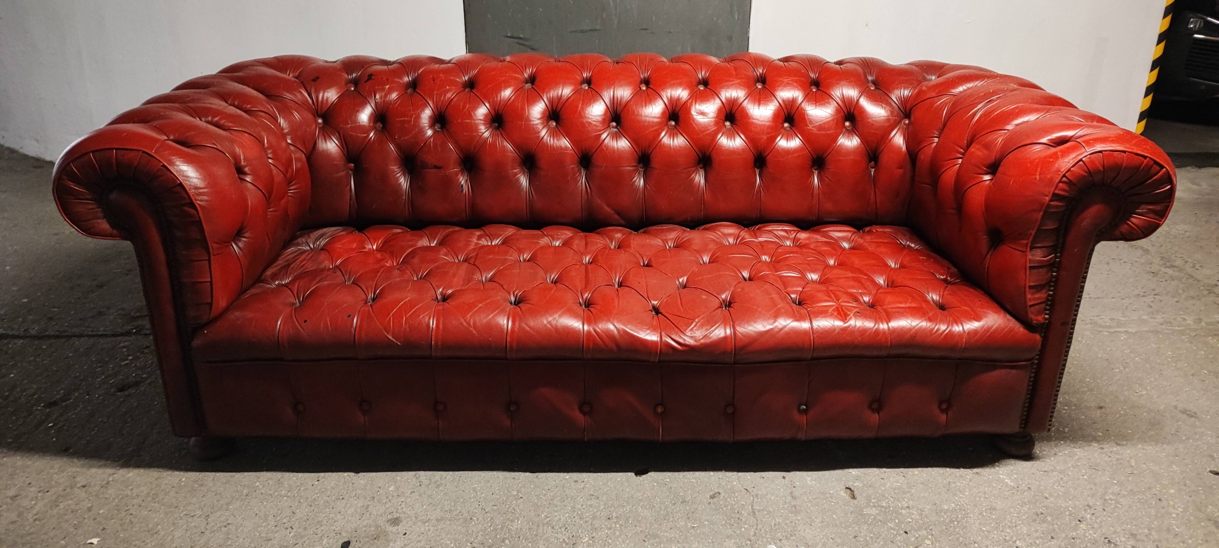 3-seater Chesterfield sofa in red leather