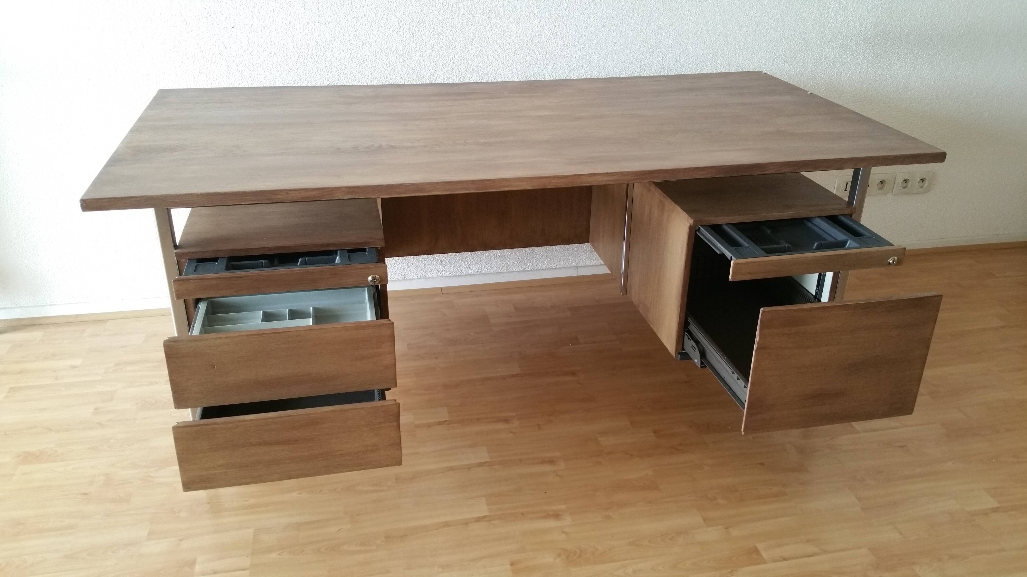 Desk year 50/60