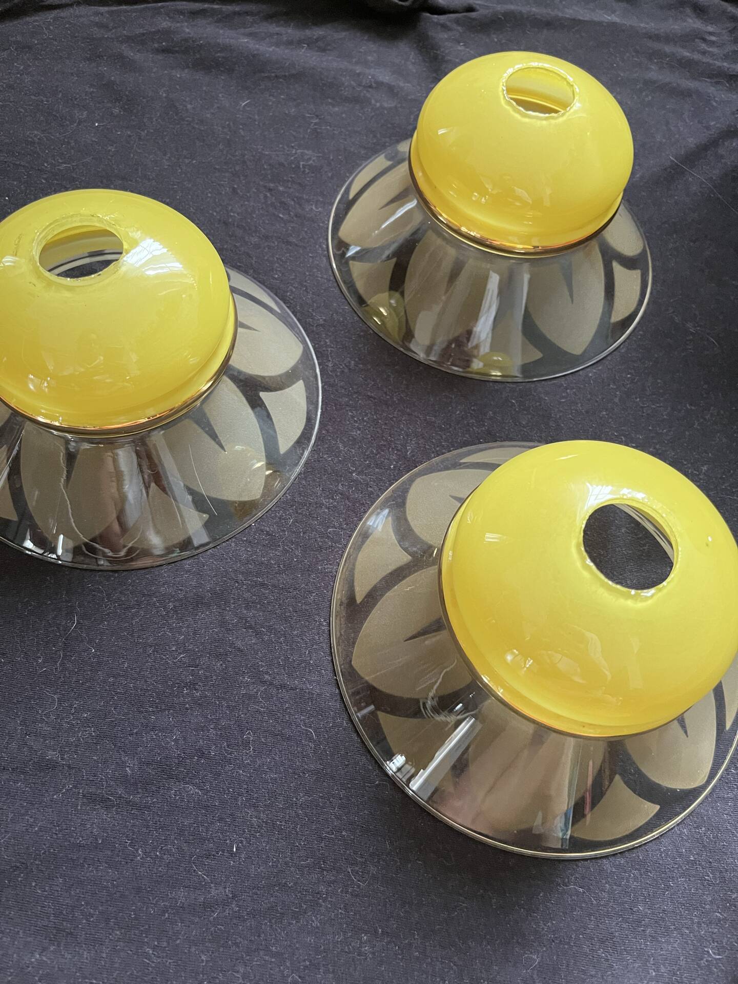 Set of 3 frosted glass and yellow opaline tulips — Vintage 1970