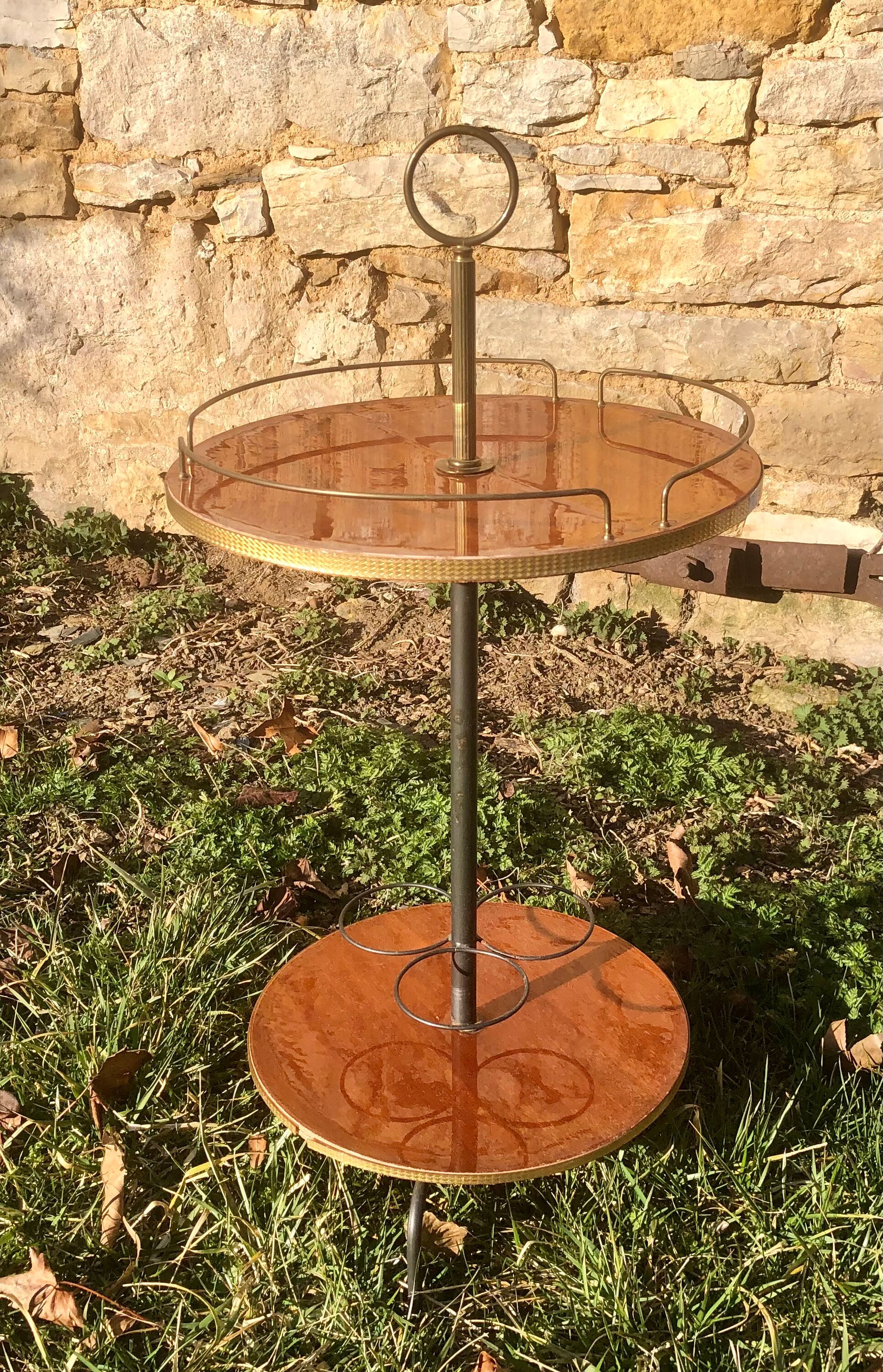 Pedestal table aperitif service