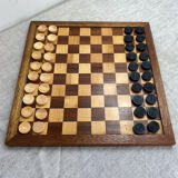 Wooden draughts game