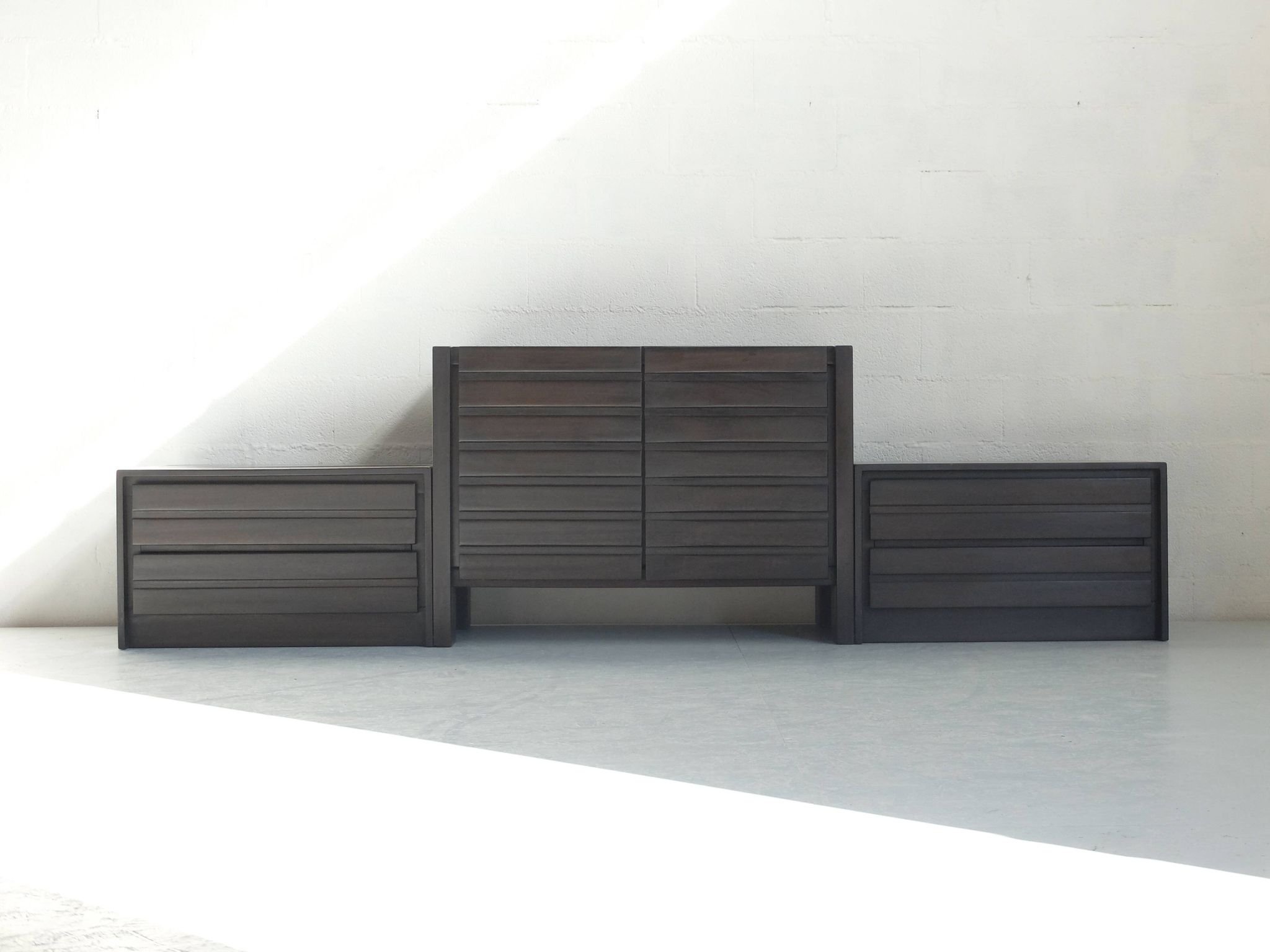 Enfilade 3 modules, bois d' iroko massif.