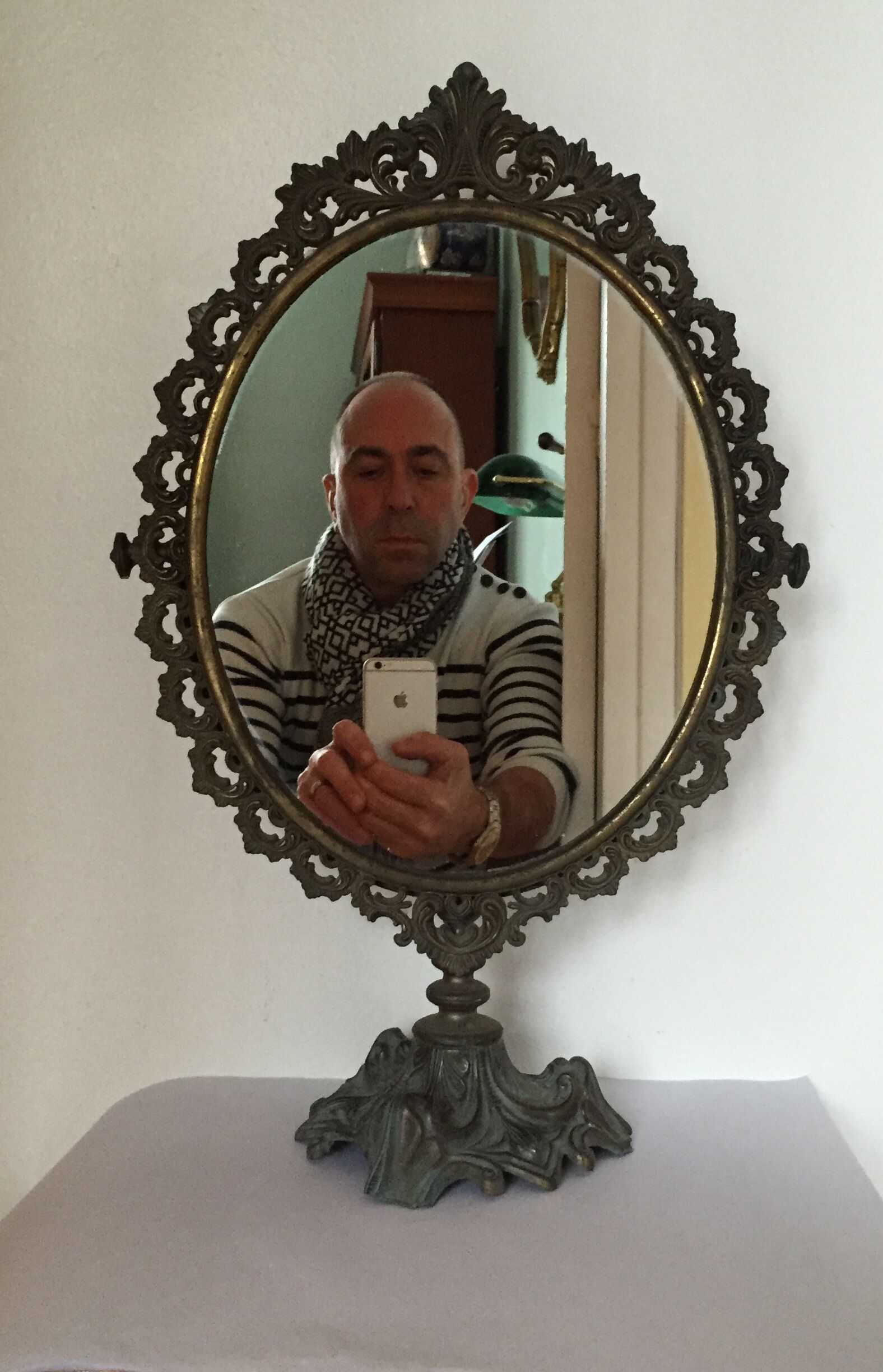 Mirror pivoting on foot 50x30cm