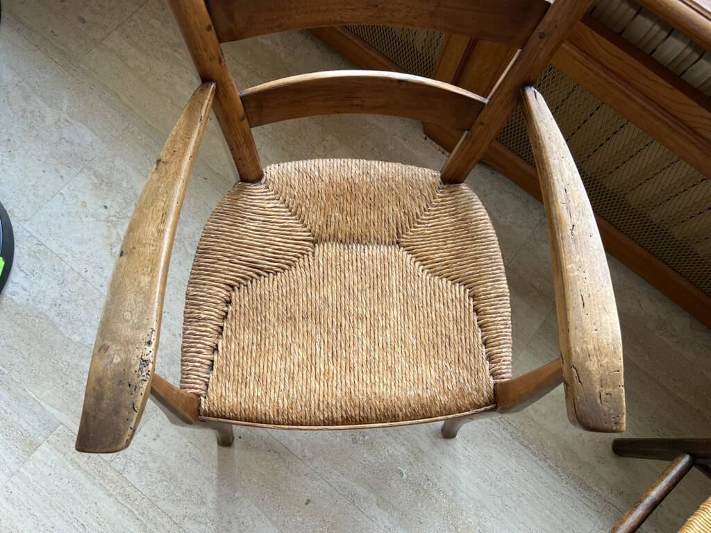 Fauteuil rustique en bois et paille
