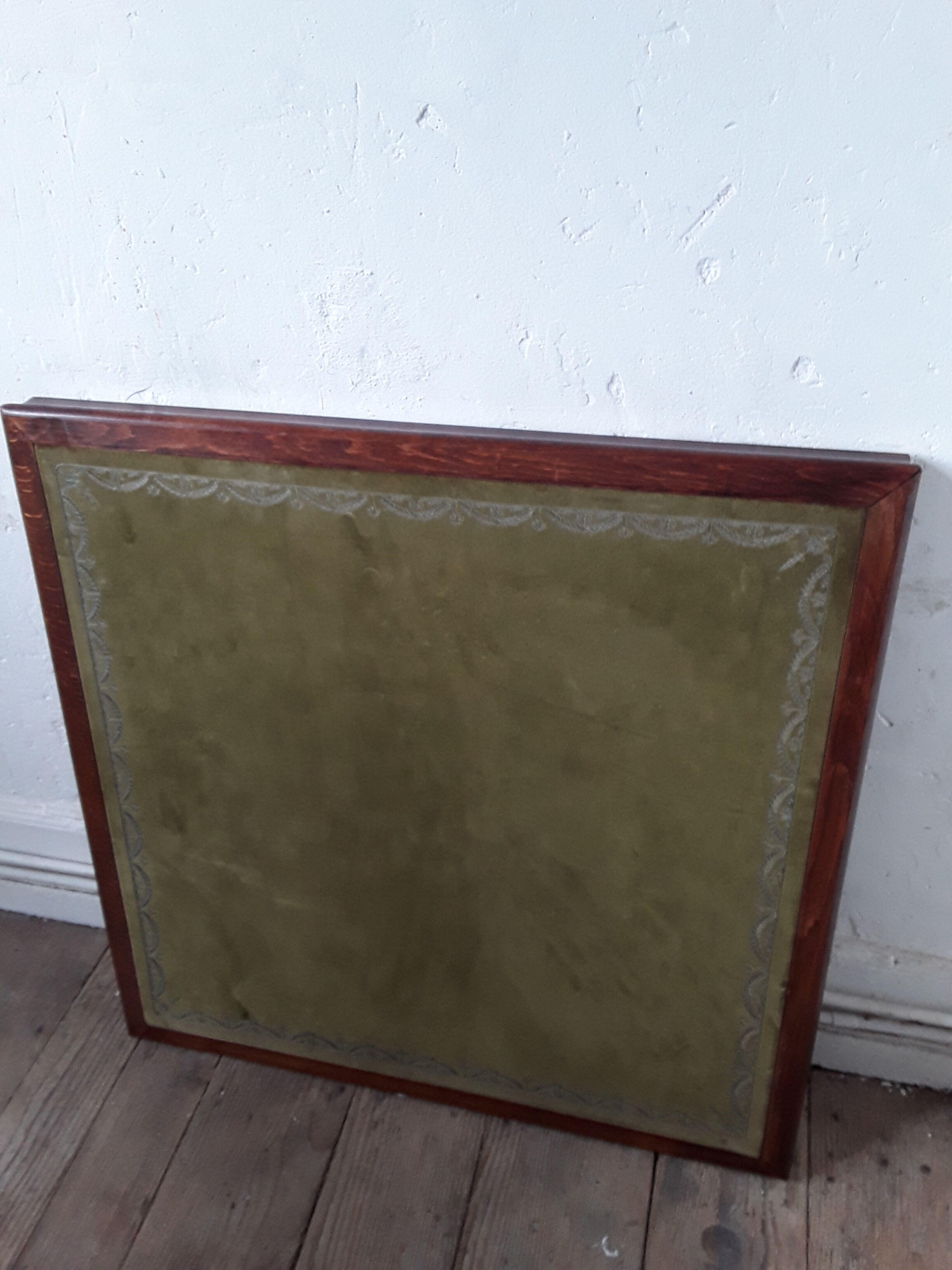 Empire style gaming table