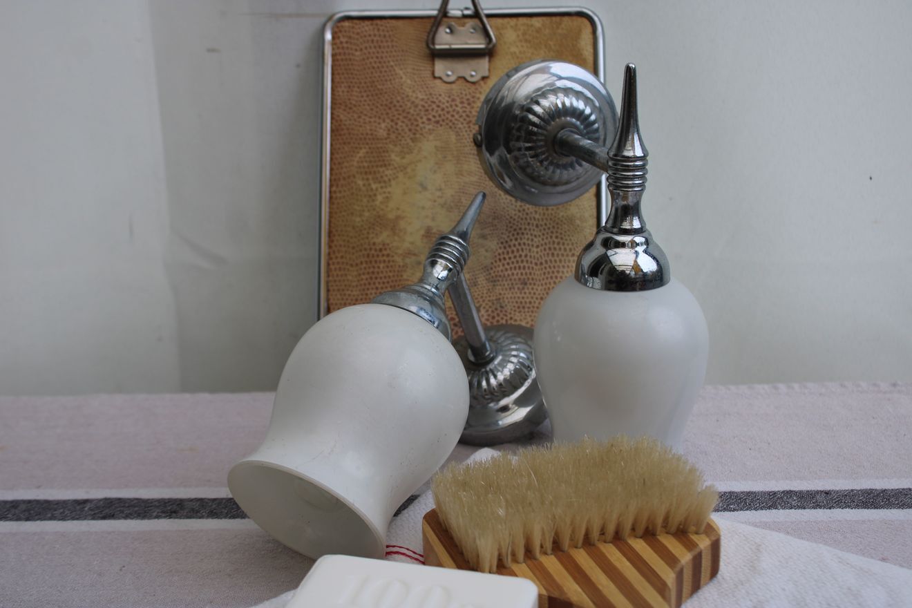 Pair of porcelain wall lamps