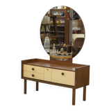 Wenge hairdresser from the 1990s