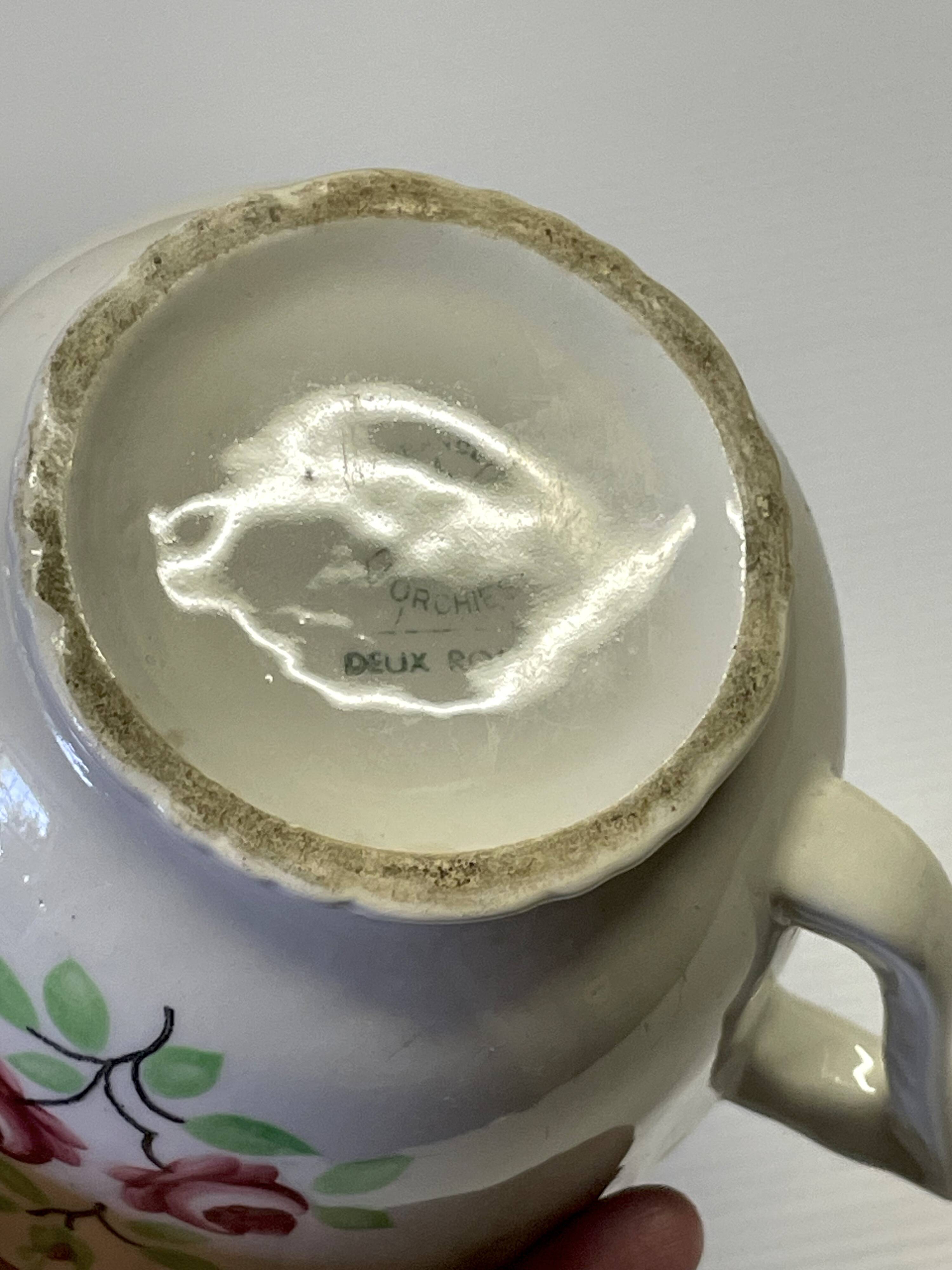 Very nice sugar bowl from Moulin des Loups in very good condition.