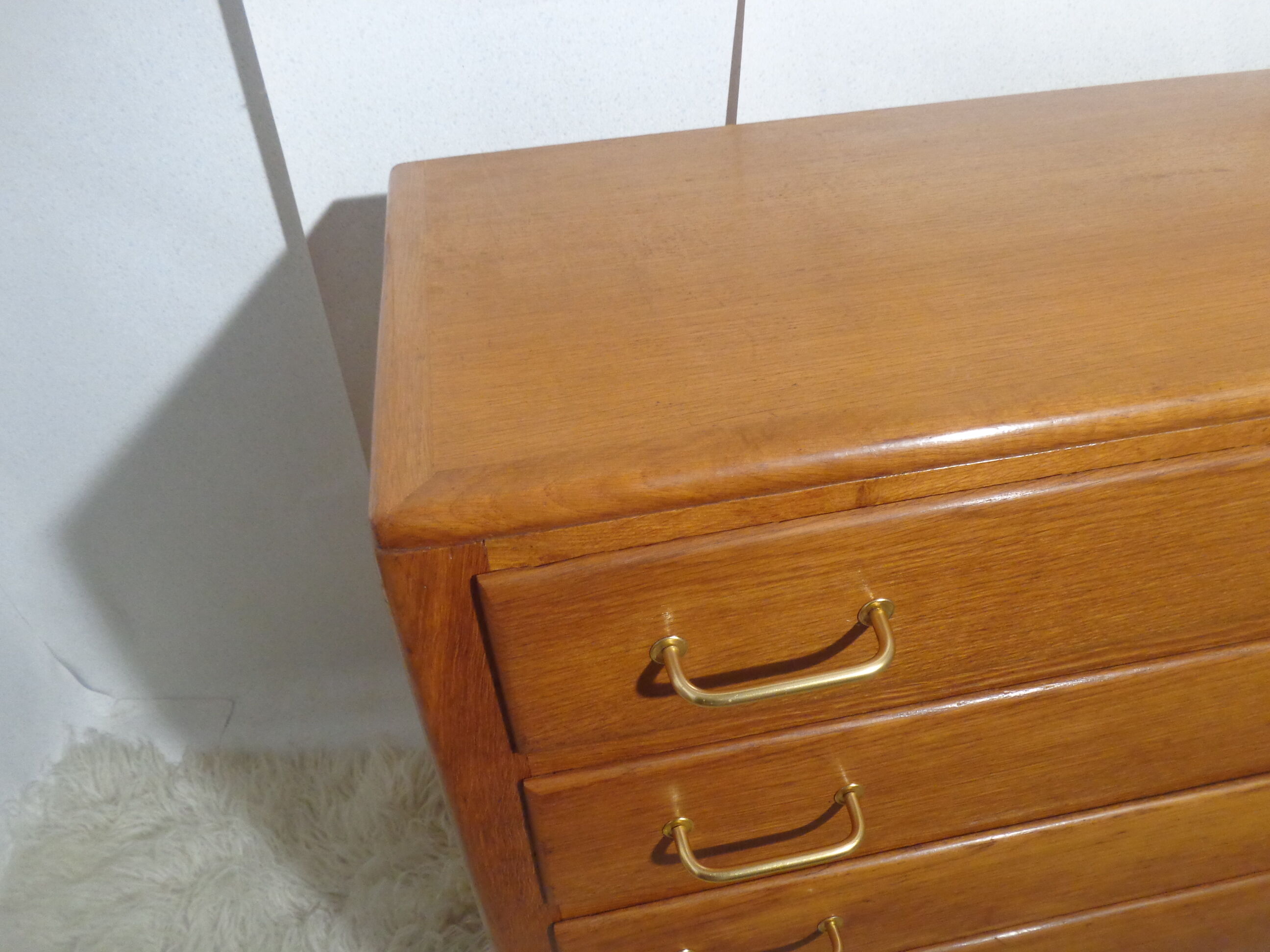 Vintage commodity of the 50s feet light oak compass